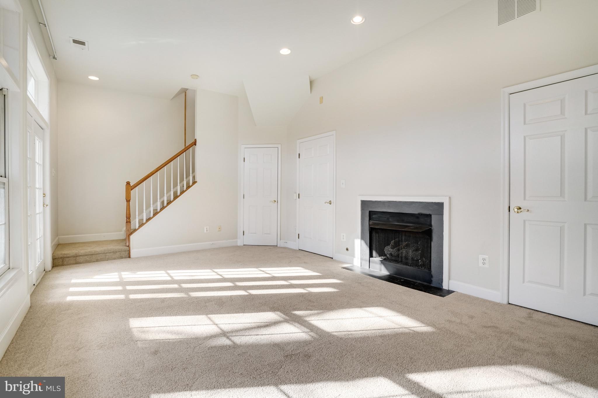 STONEGATE - Residential