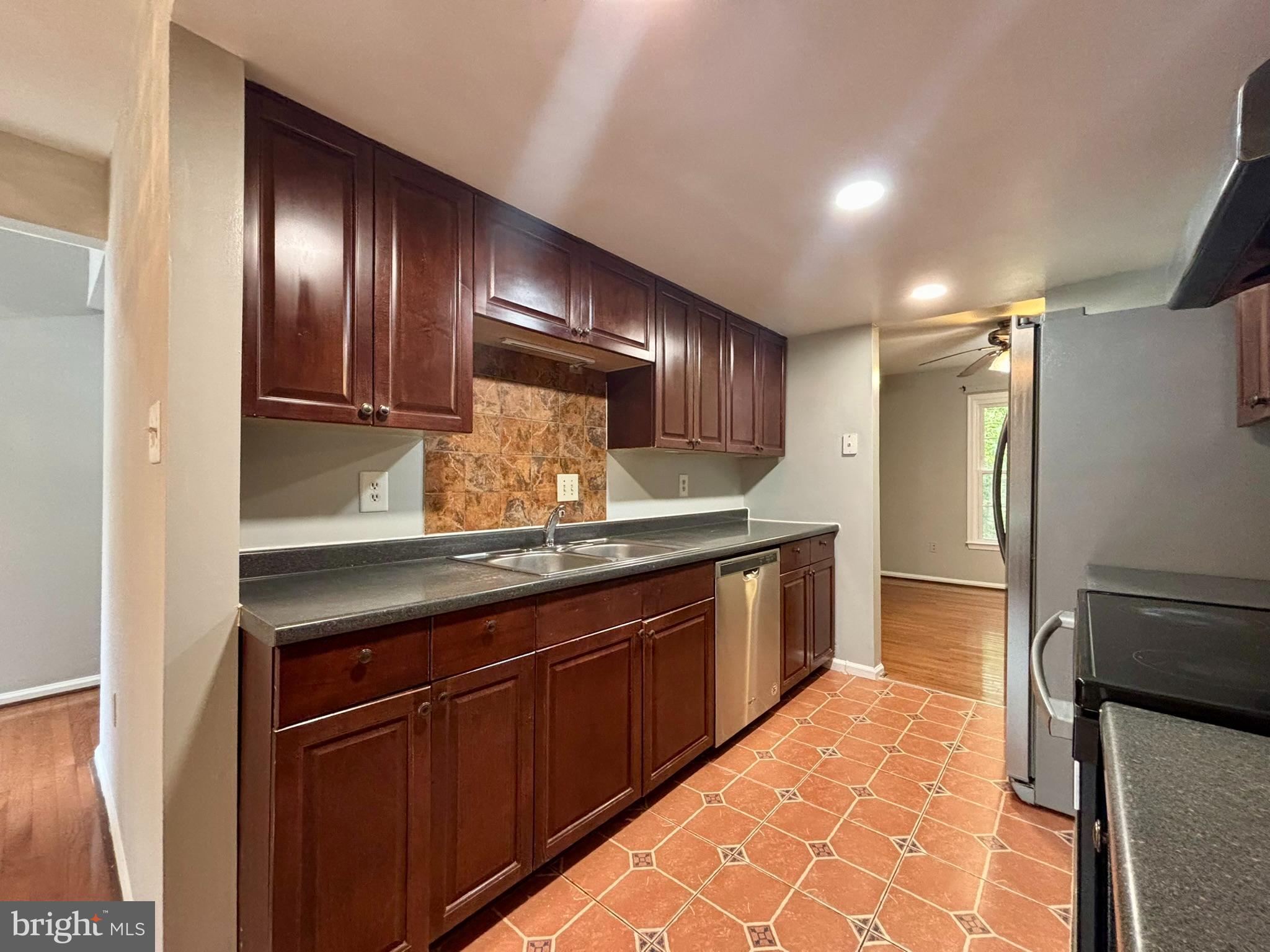 SHANNON STATION - Residential Lease