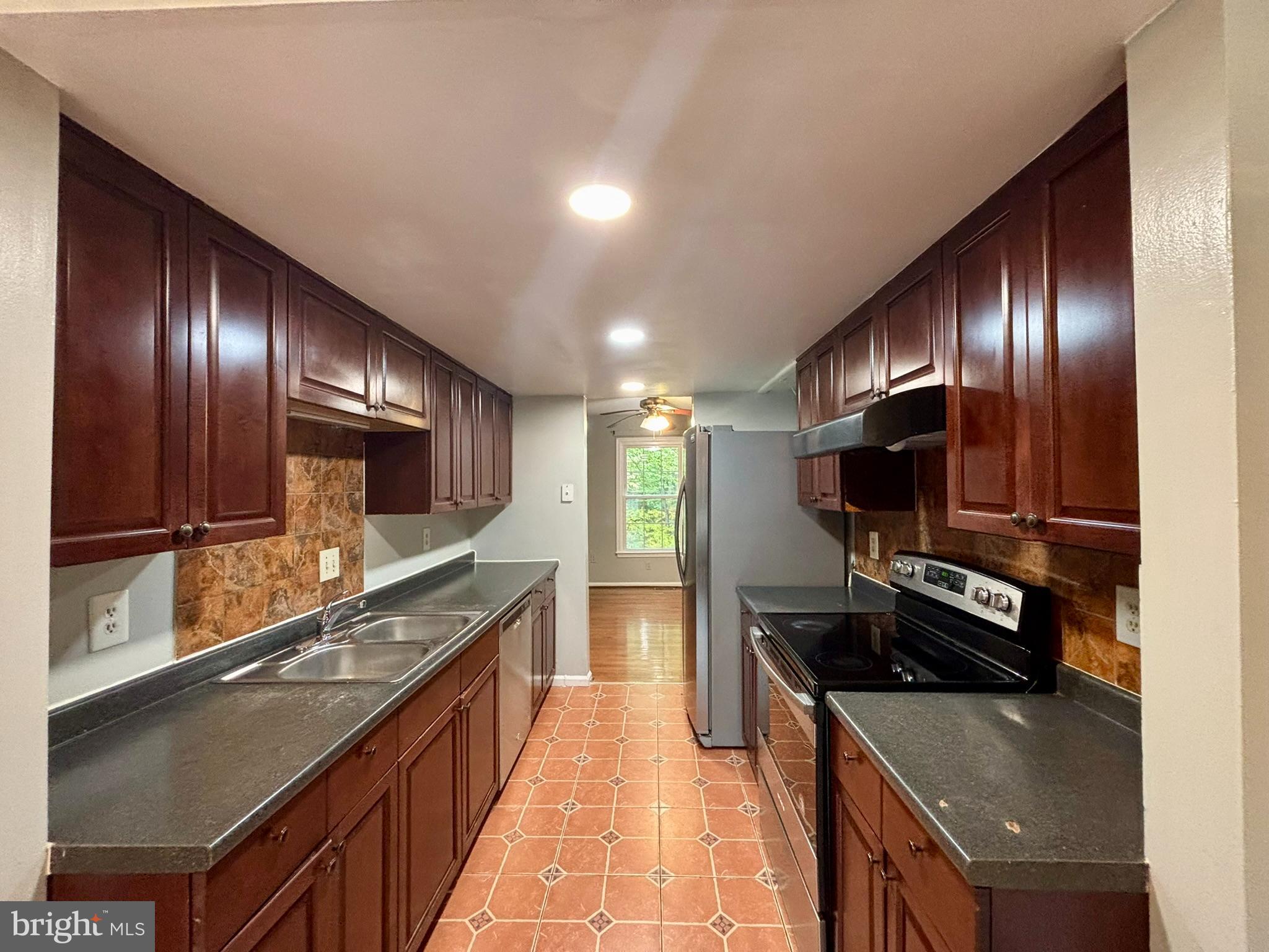 SHANNON STATION - Residential Lease