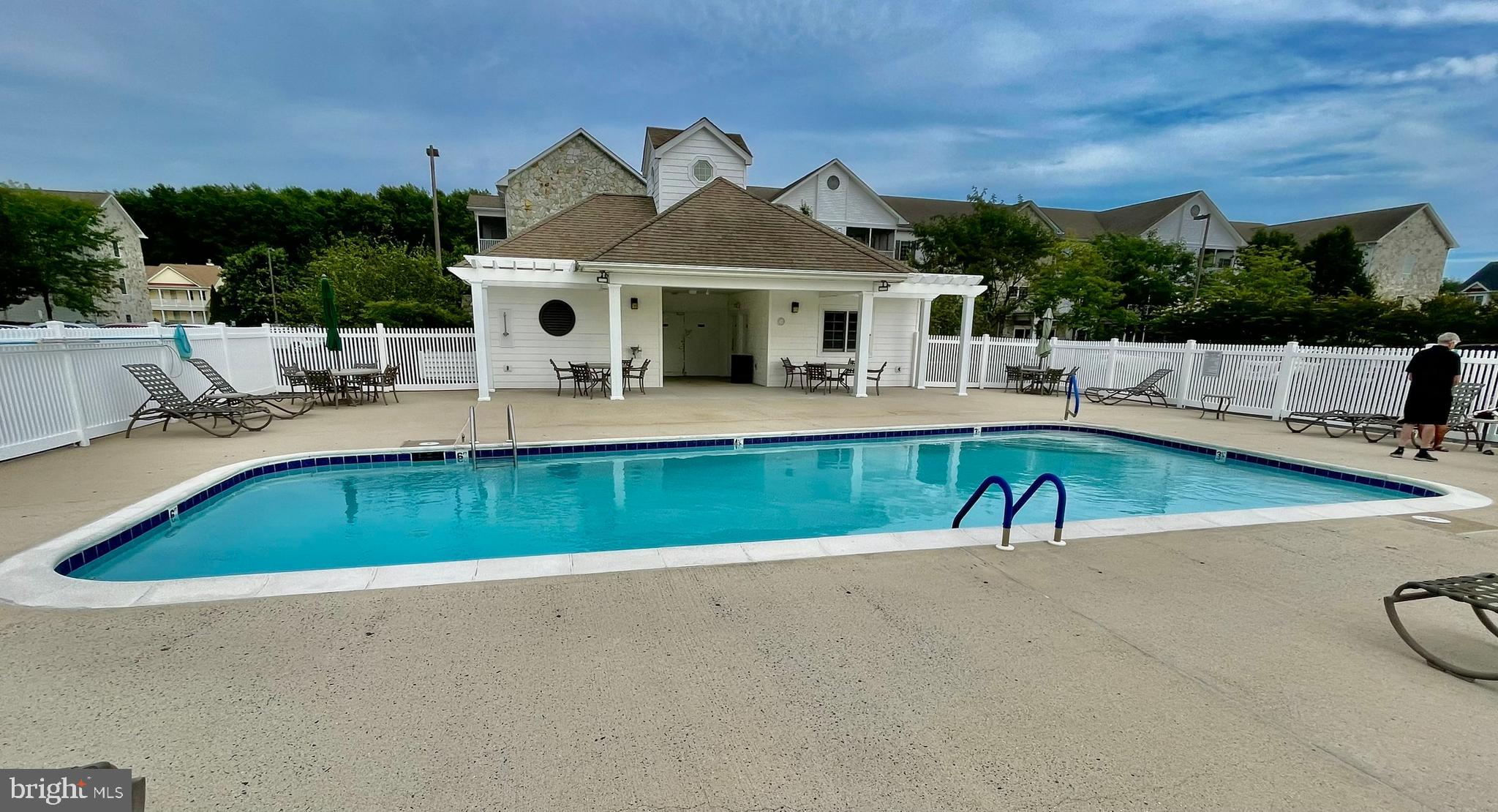 CEDAR BAY - Residential