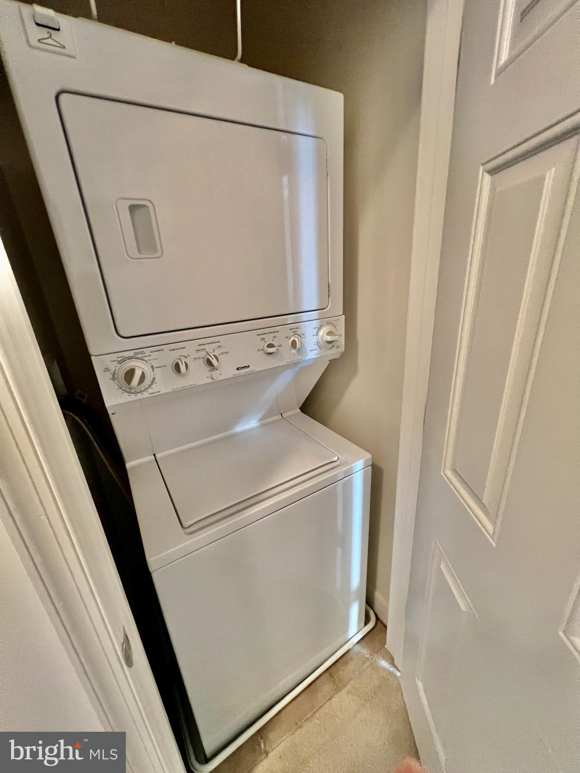 CEDAR BAY - Residential