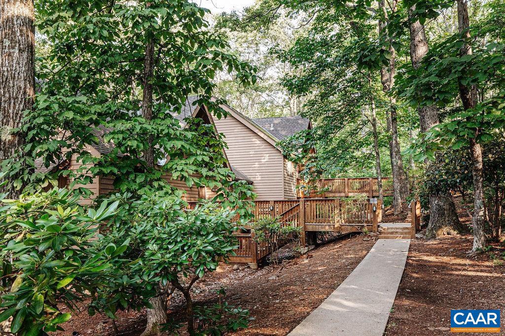 705 LAURELWOOD CONDOS