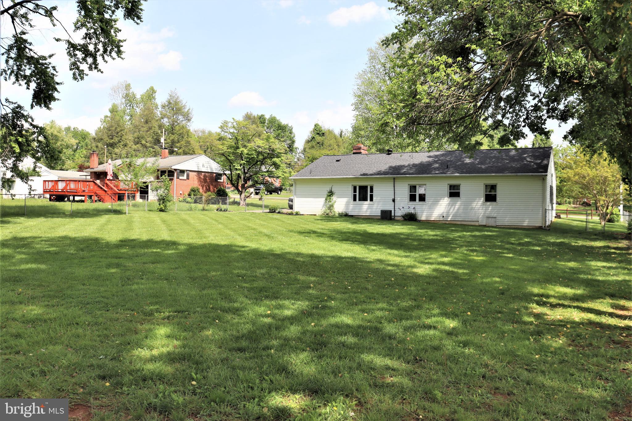 FOXHILLS - Residential