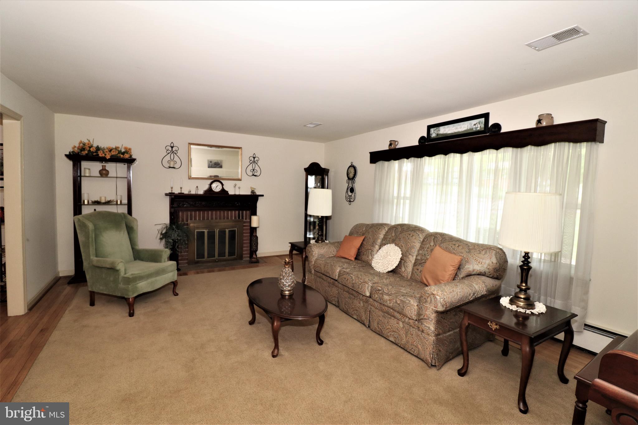 FOXHILLS - Residential