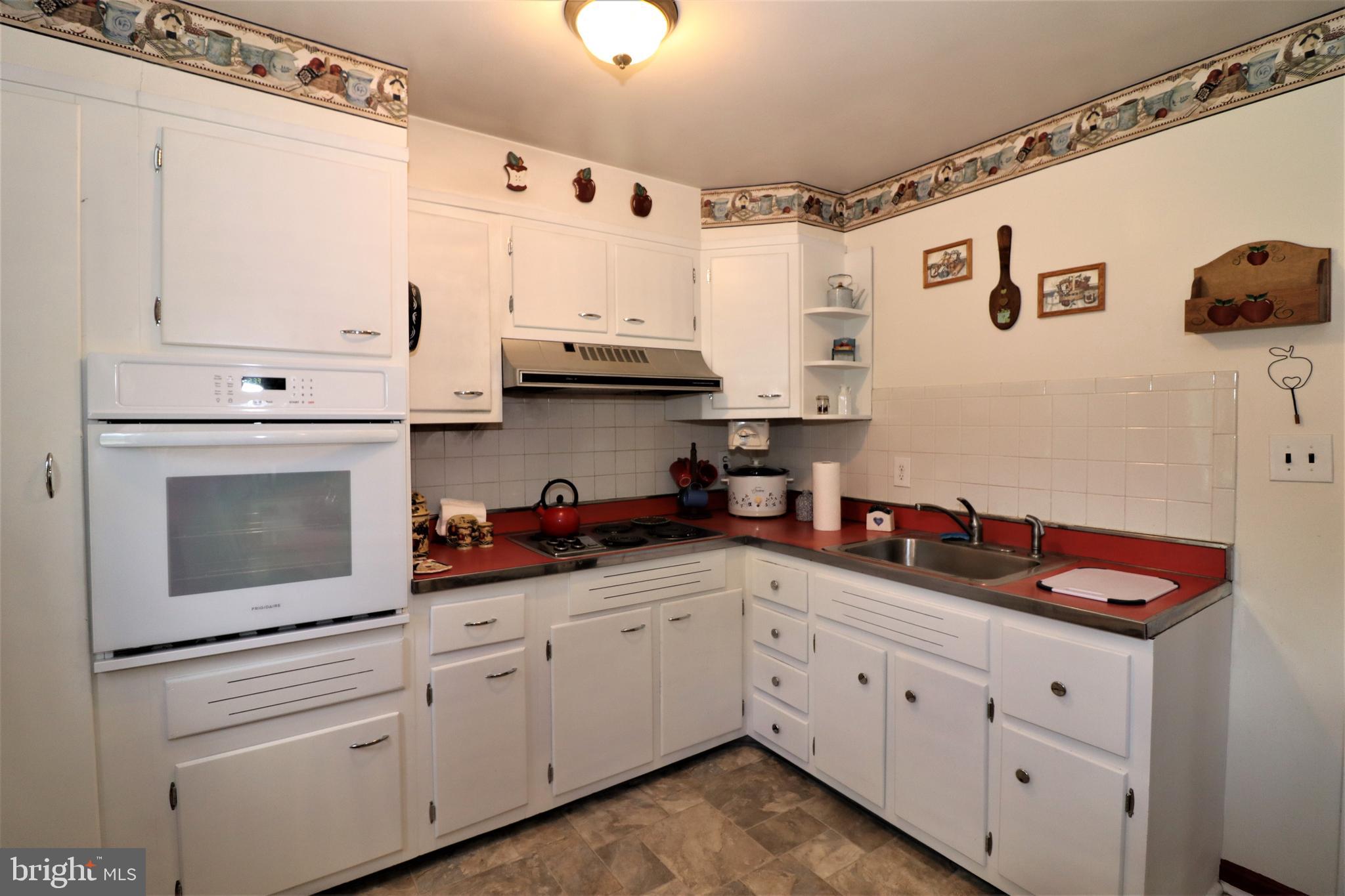 FOXHILLS - Residential