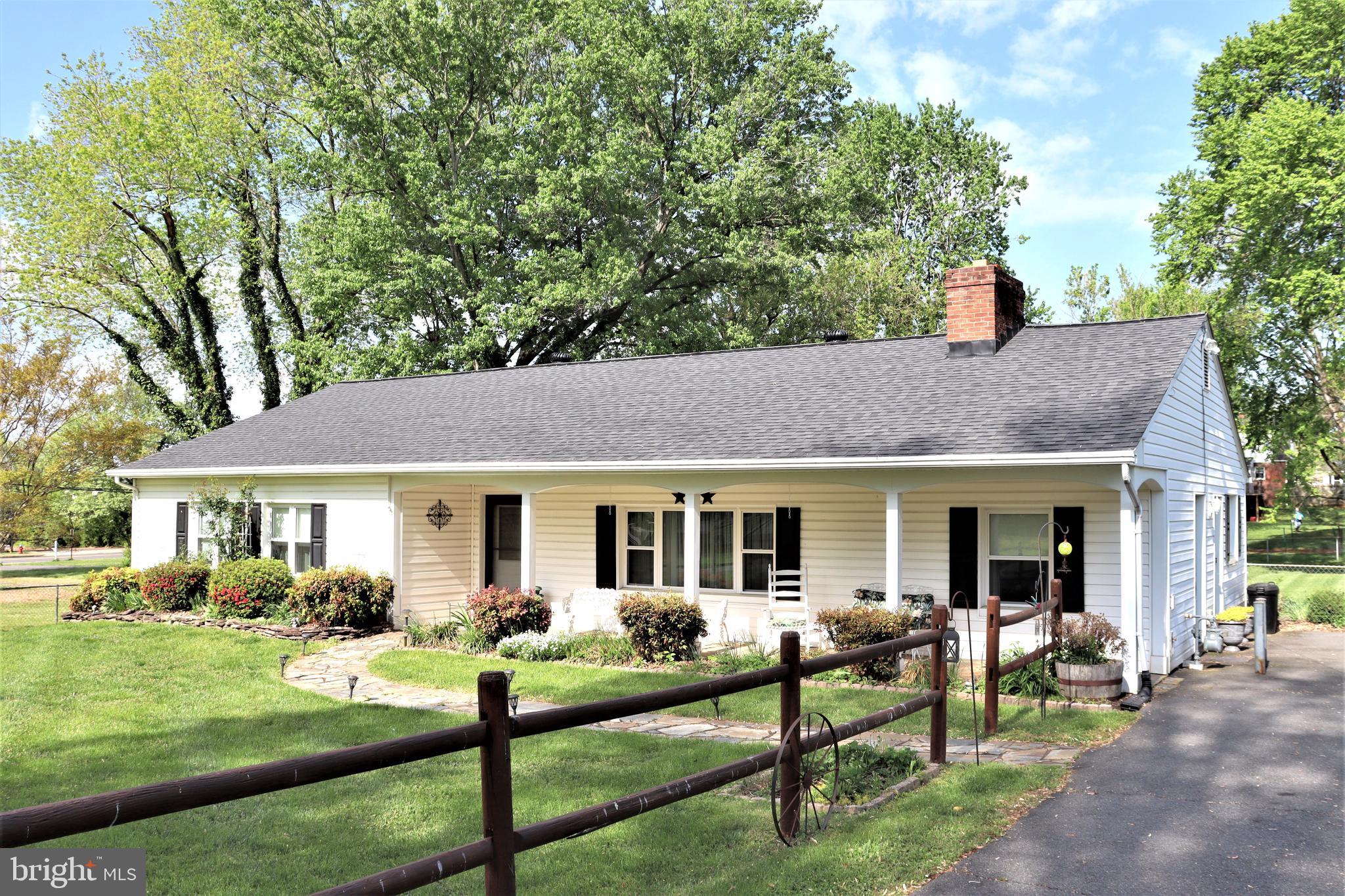 FOXHILLS - Residential