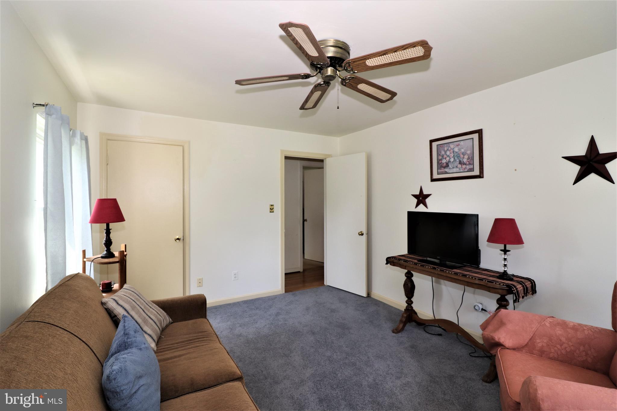 FOXHILLS - Residential