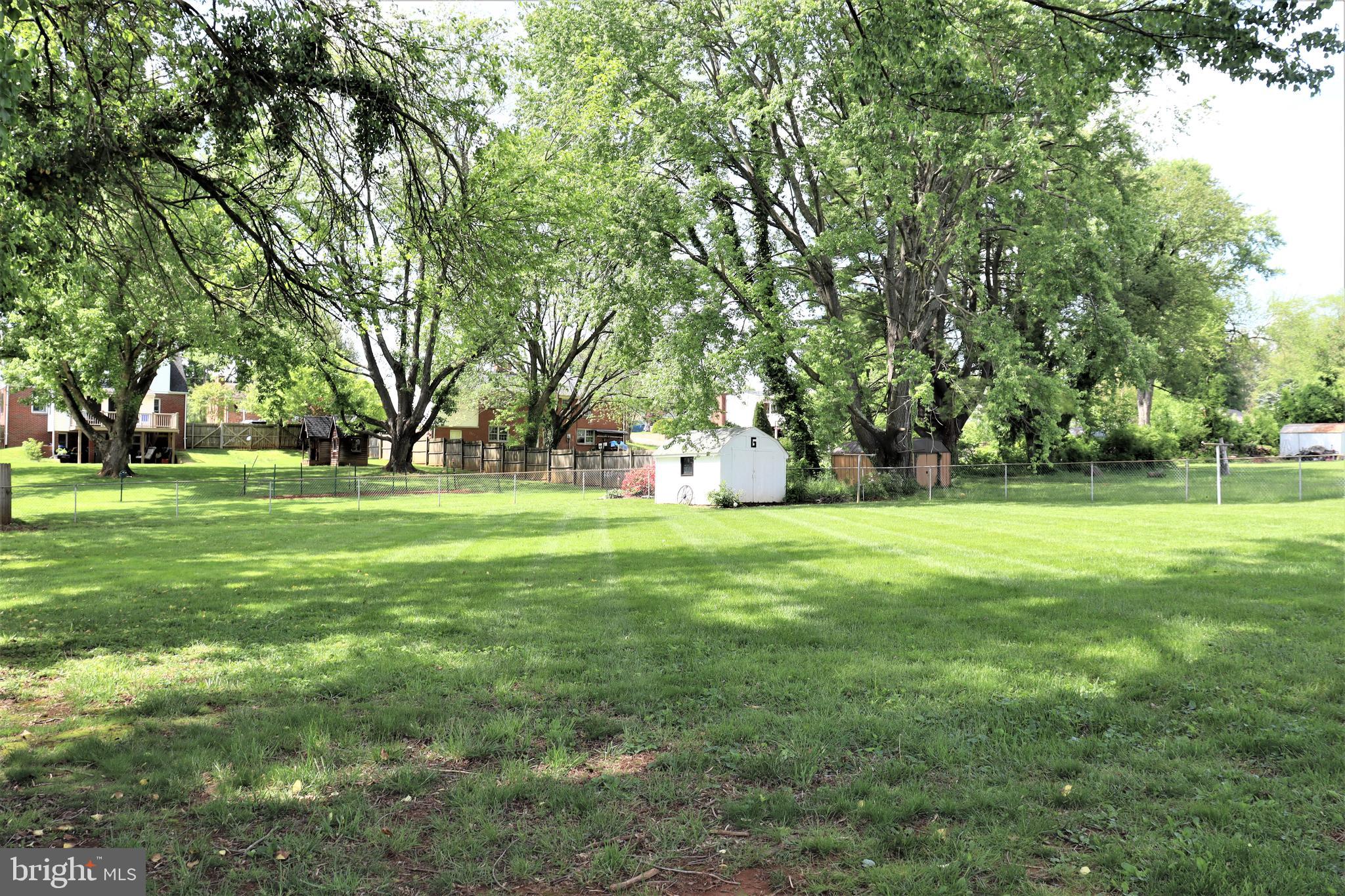 FOXHILLS - Residential