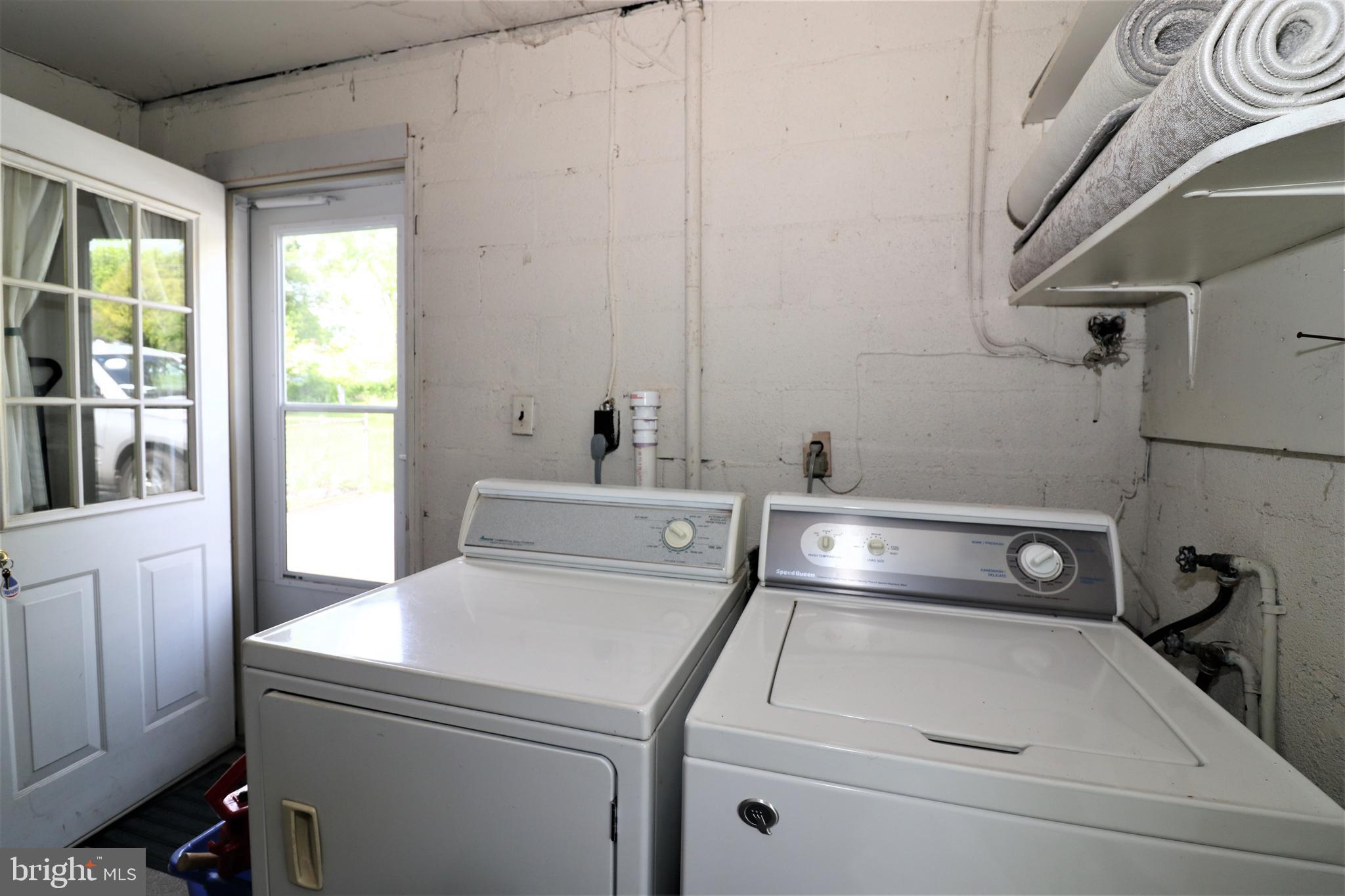 FOXHILLS - Residential