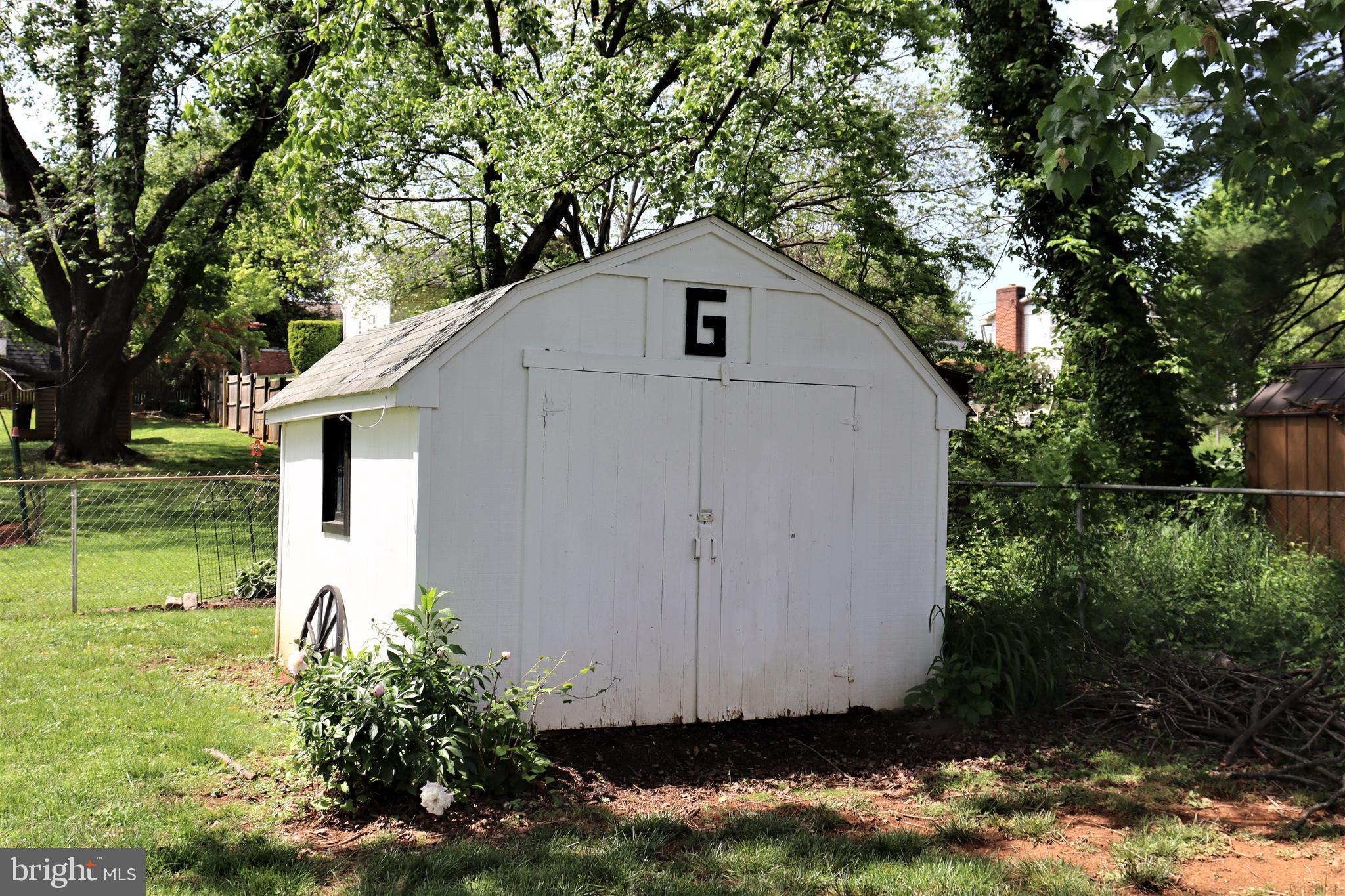 FOXHILLS - Residential