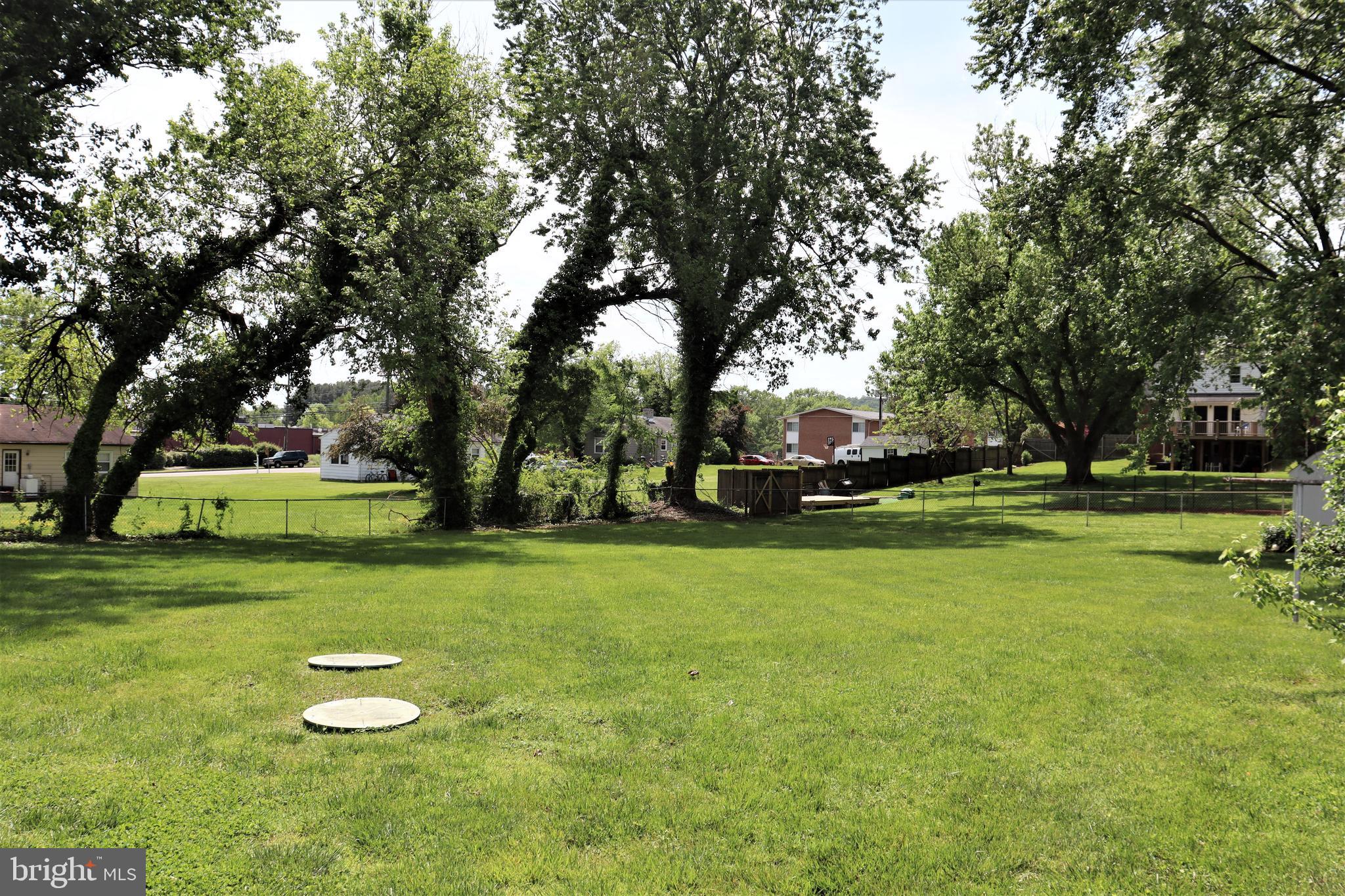 FOXHILLS - Residential