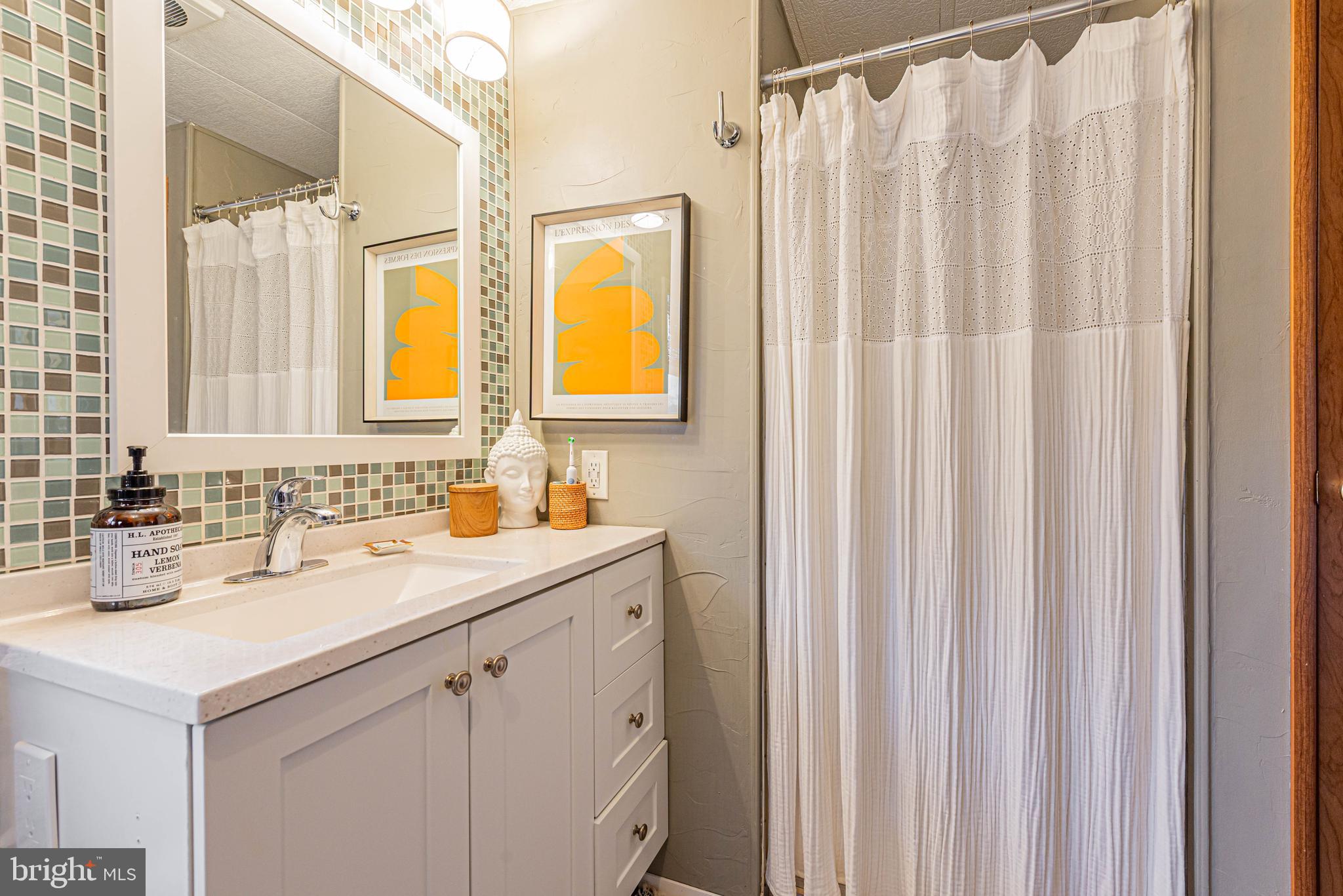 COLONIAL EAST MHP - Residential