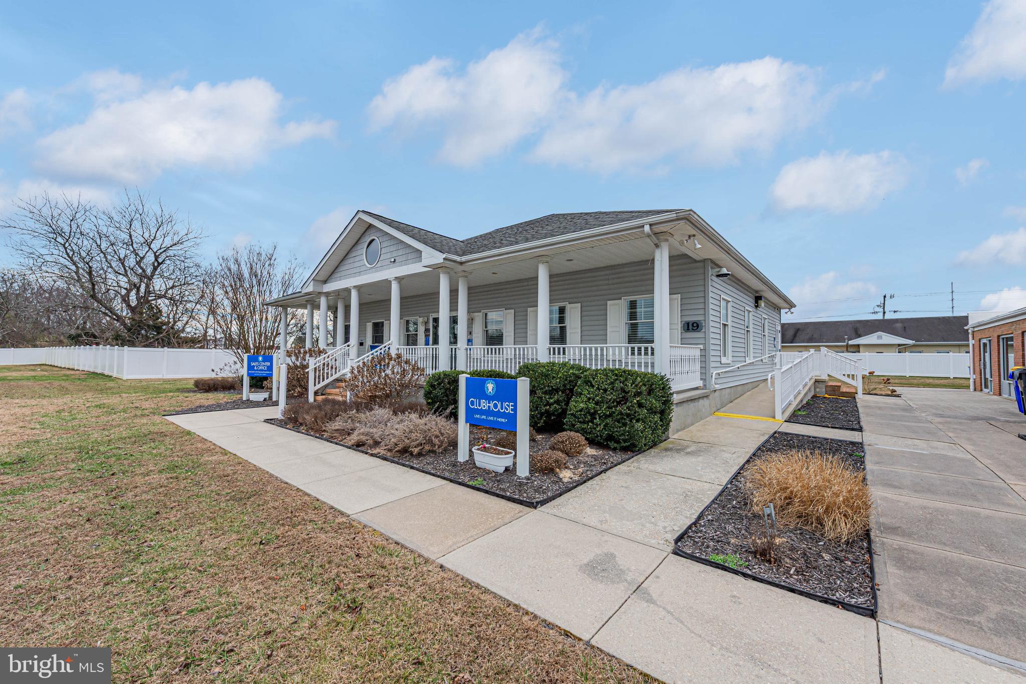 COLONIAL EAST MHP - Residential