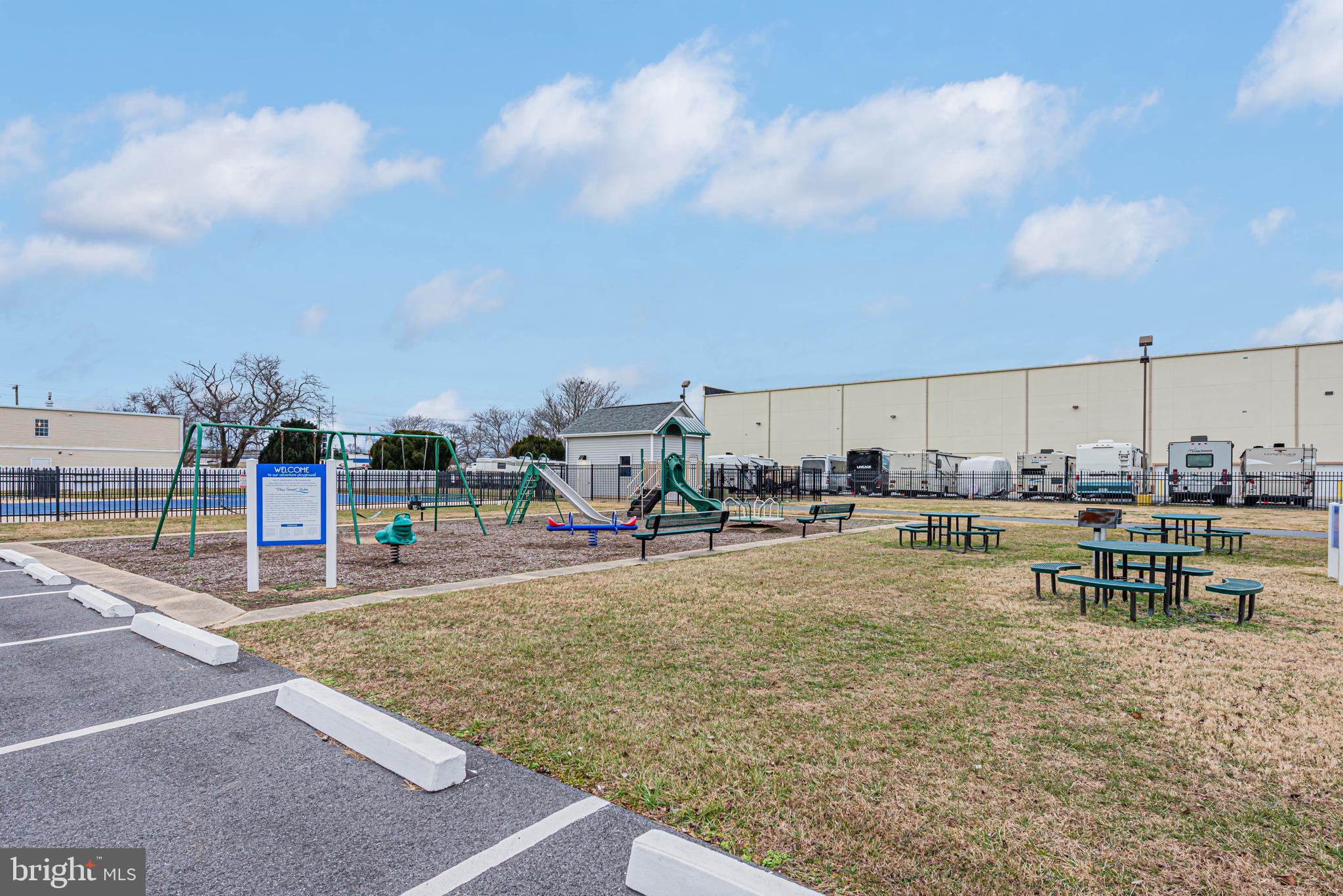 COLONIAL EAST MHP - Residential