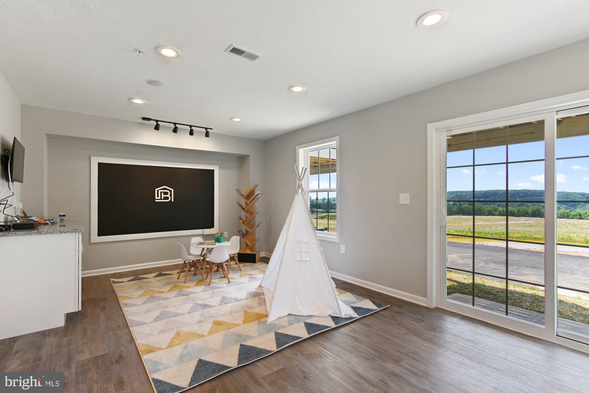 HUDSON RIDGE - Residential