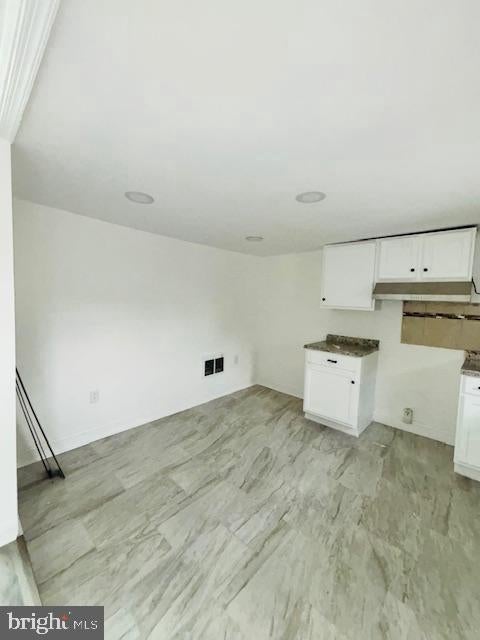 2029 E TIOGA STREET 2ND FL