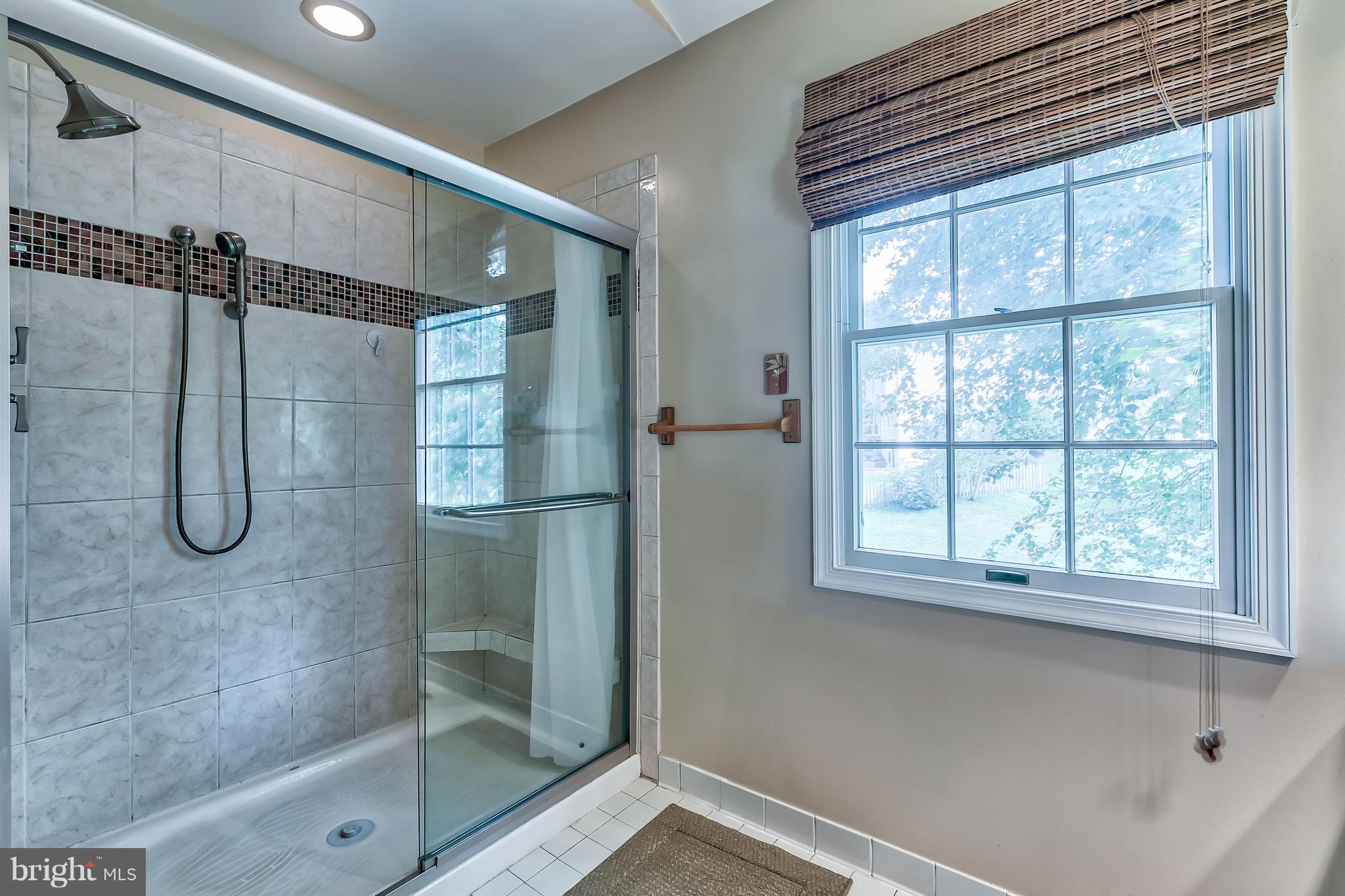 COLLEGE HILLS - Residential