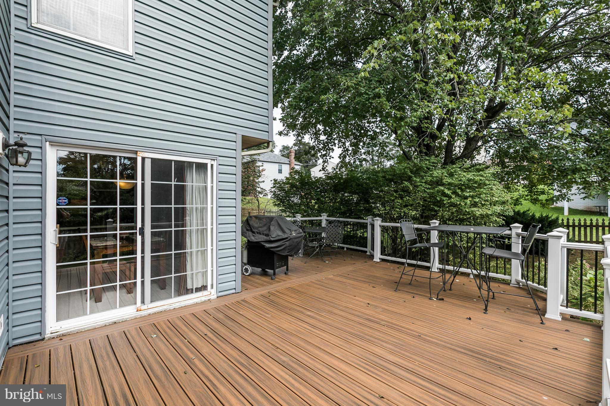 COLLEGE HILLS - Residential