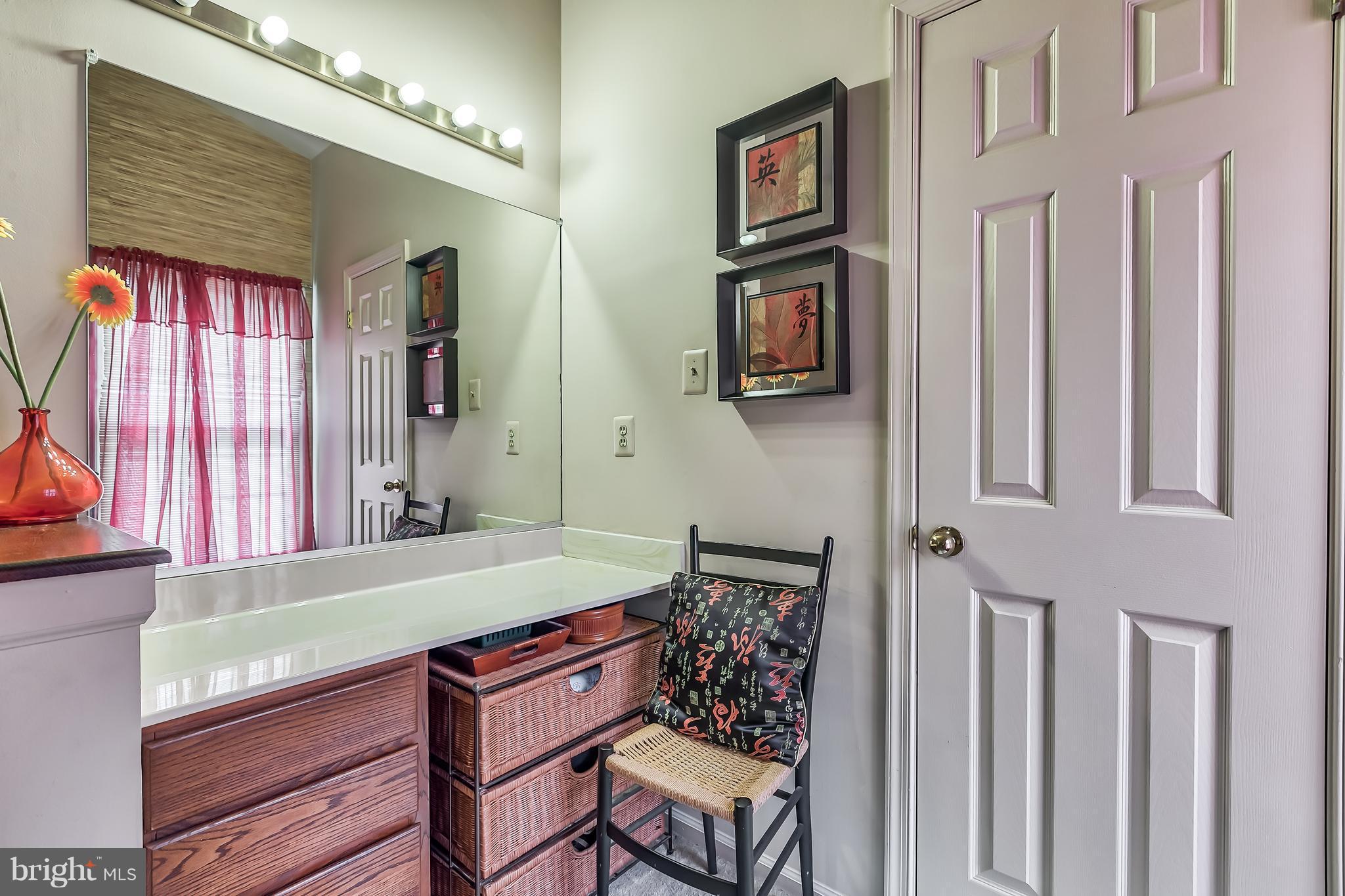 COLLEGE HILLS - Residential