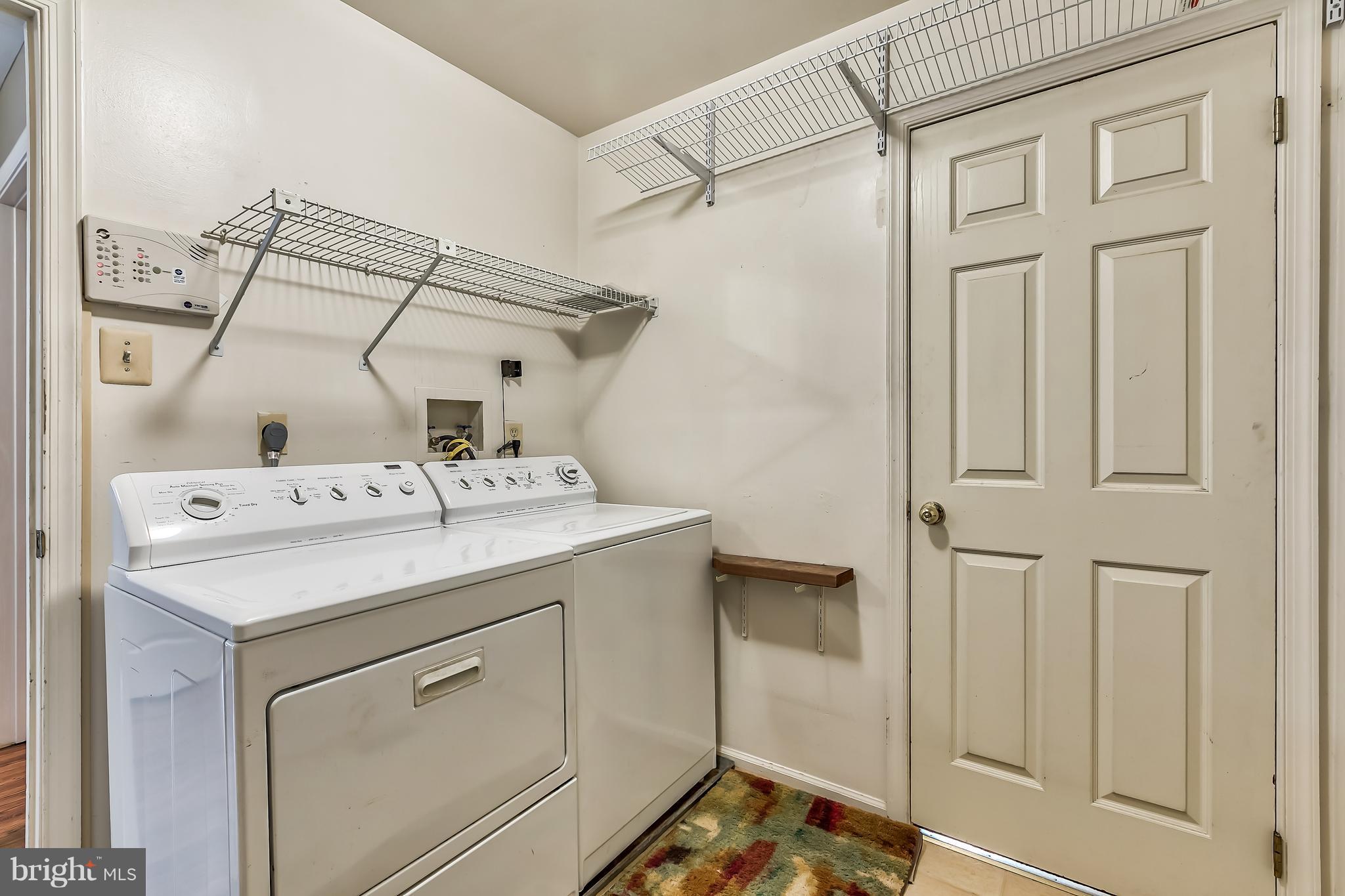 COLLEGE HILLS - Residential