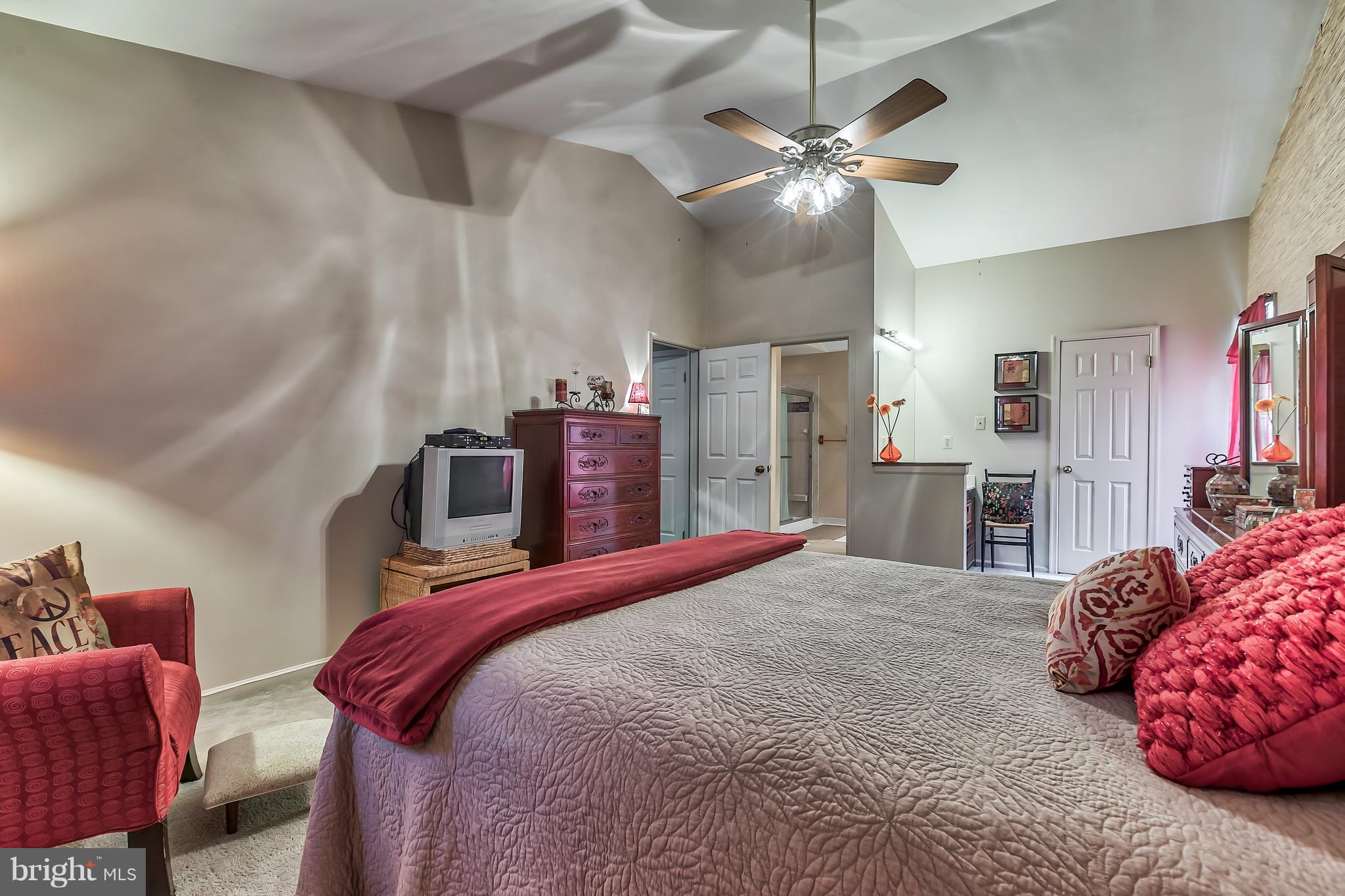 COLLEGE HILLS - Residential