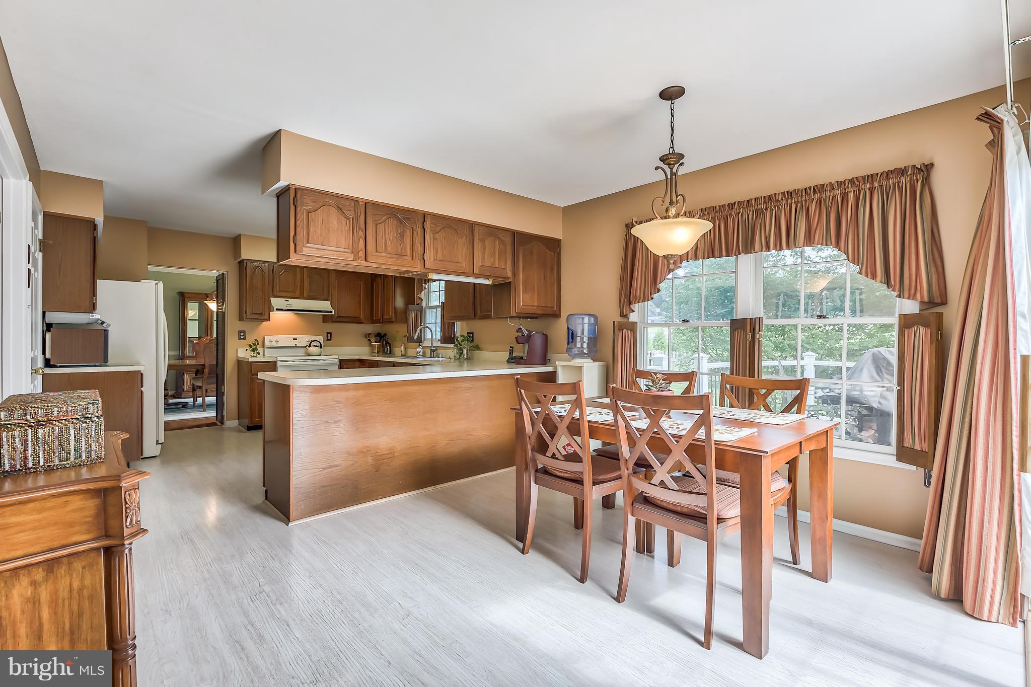 COLLEGE HILLS - Residential