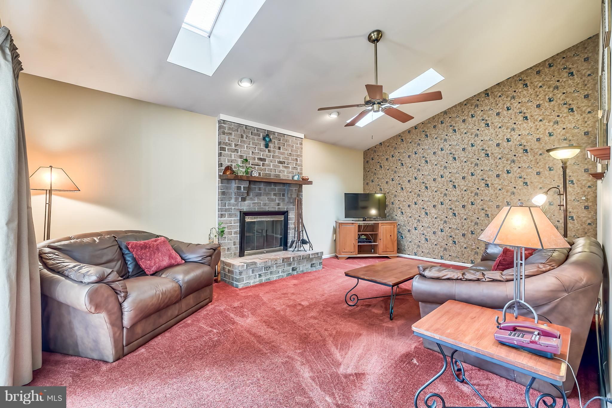 COLLEGE HILLS - Residential