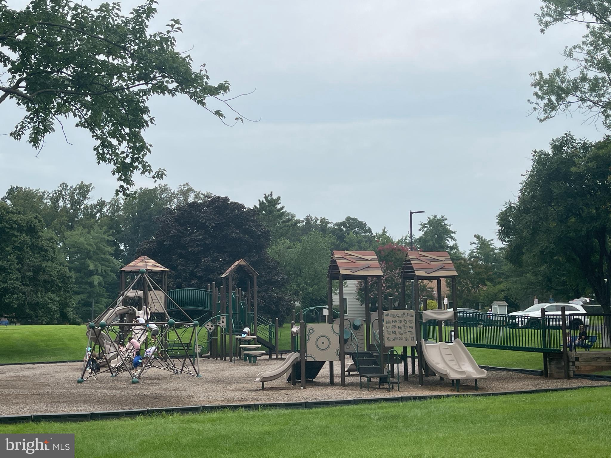 SUGARLAND RUN - Residential