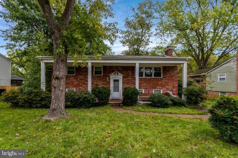 Photo of 5619 Cornish Way, ALEXANDRIA, VA 22315 (MLS # VAFX2346052)