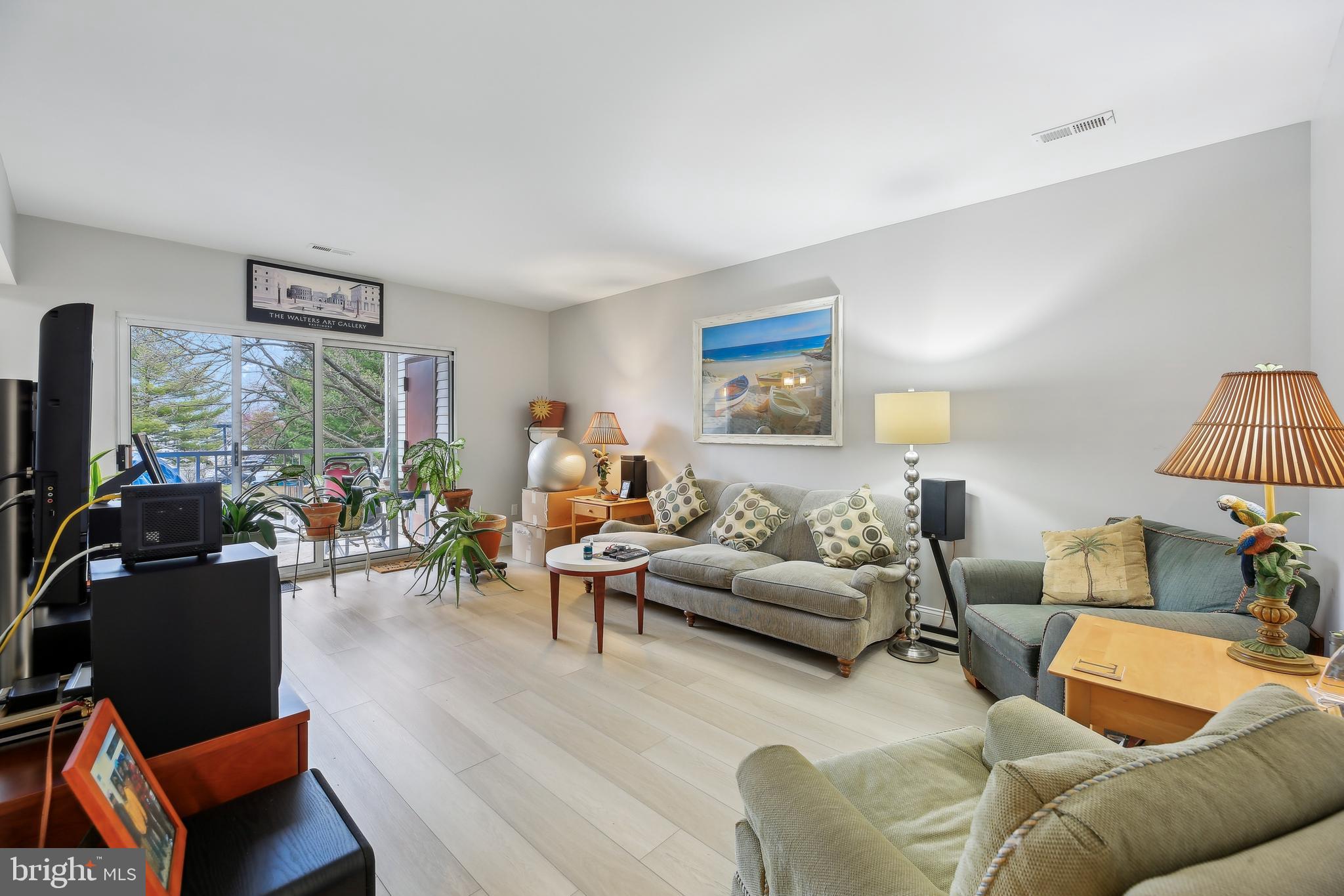 STAPLETON COURT GARDEN - Residential