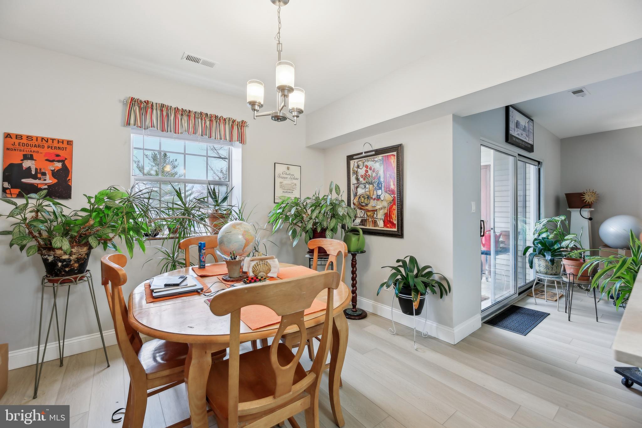 STAPLETON COURT GARDEN - Residential