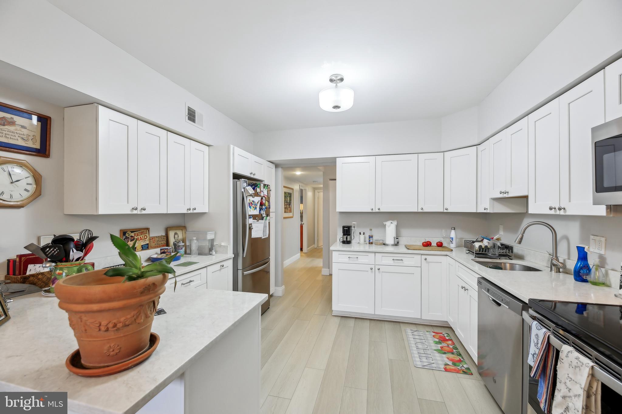 STAPLETON COURT GARDEN - Residential