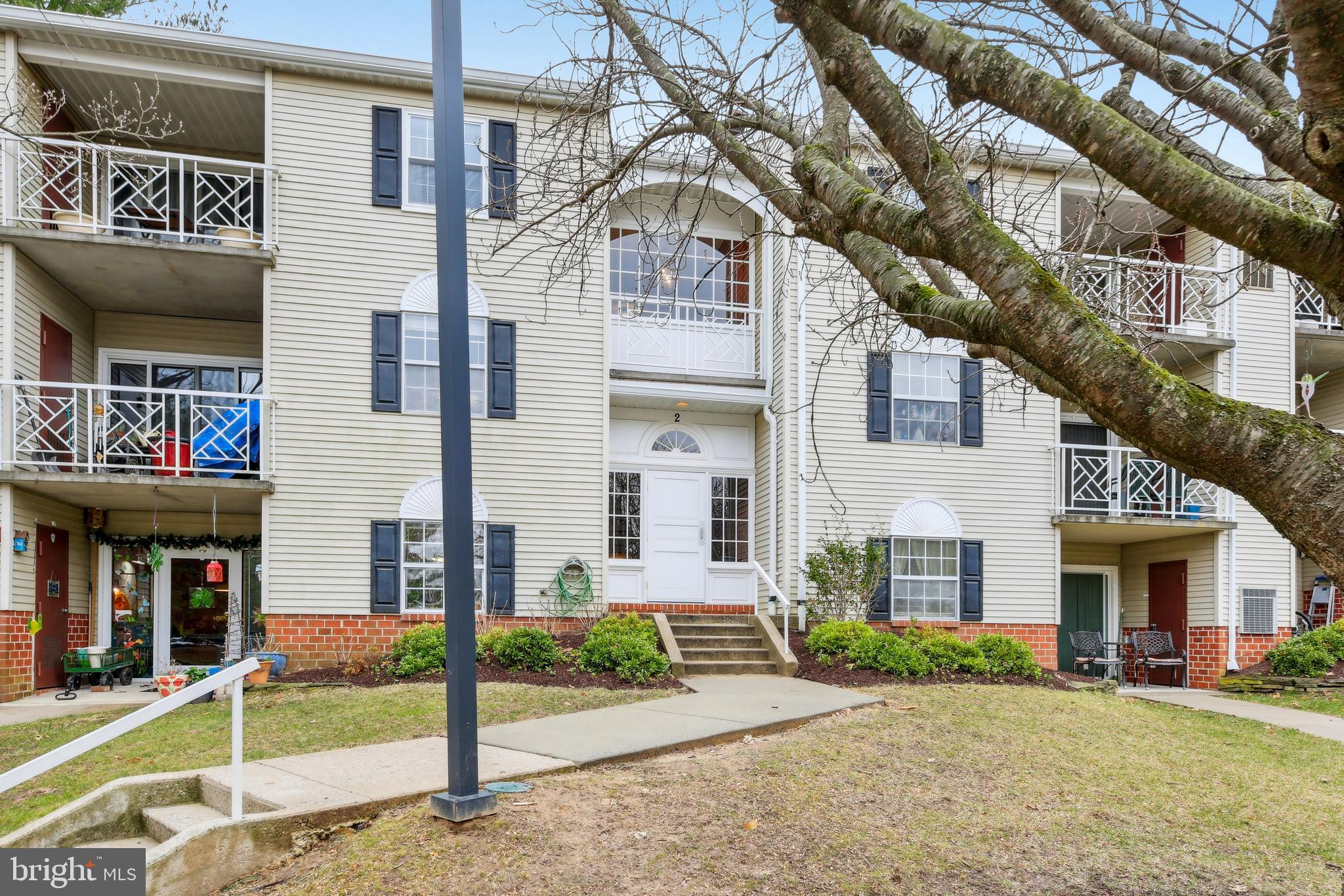 STAPLETON COURT GARDEN - Residential