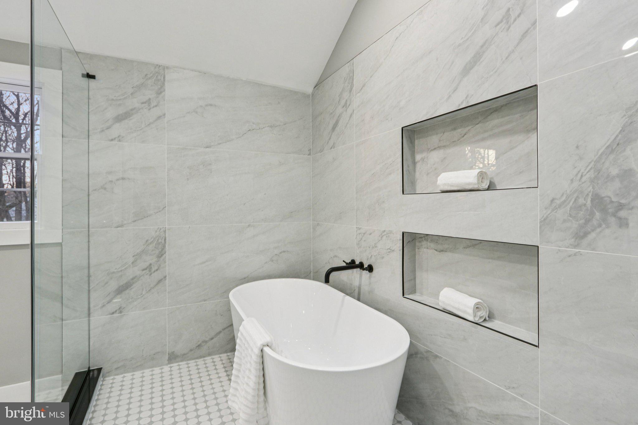 MAKEFIELD RIDGE - Residential