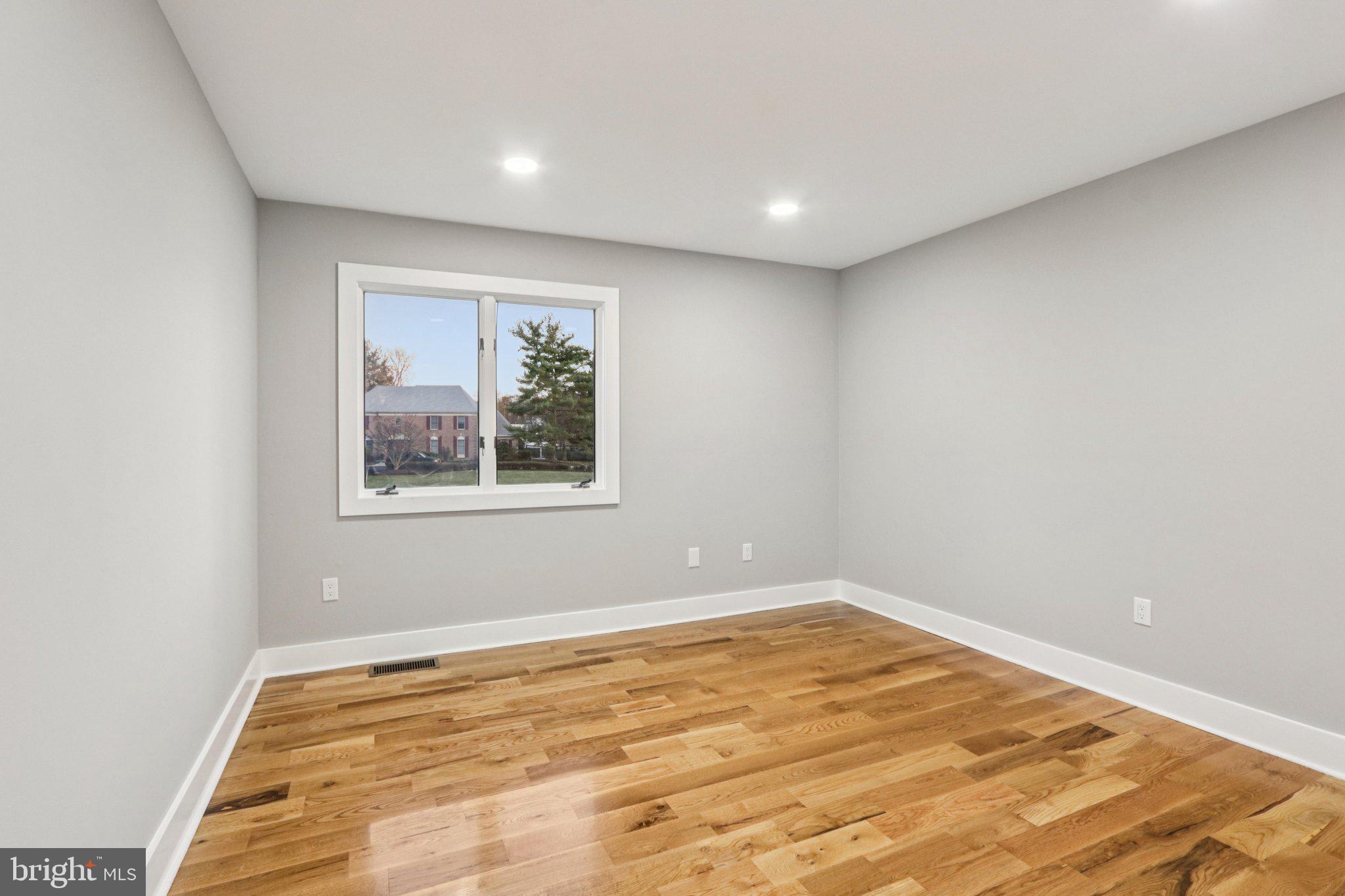 MAKEFIELD RIDGE - Residential