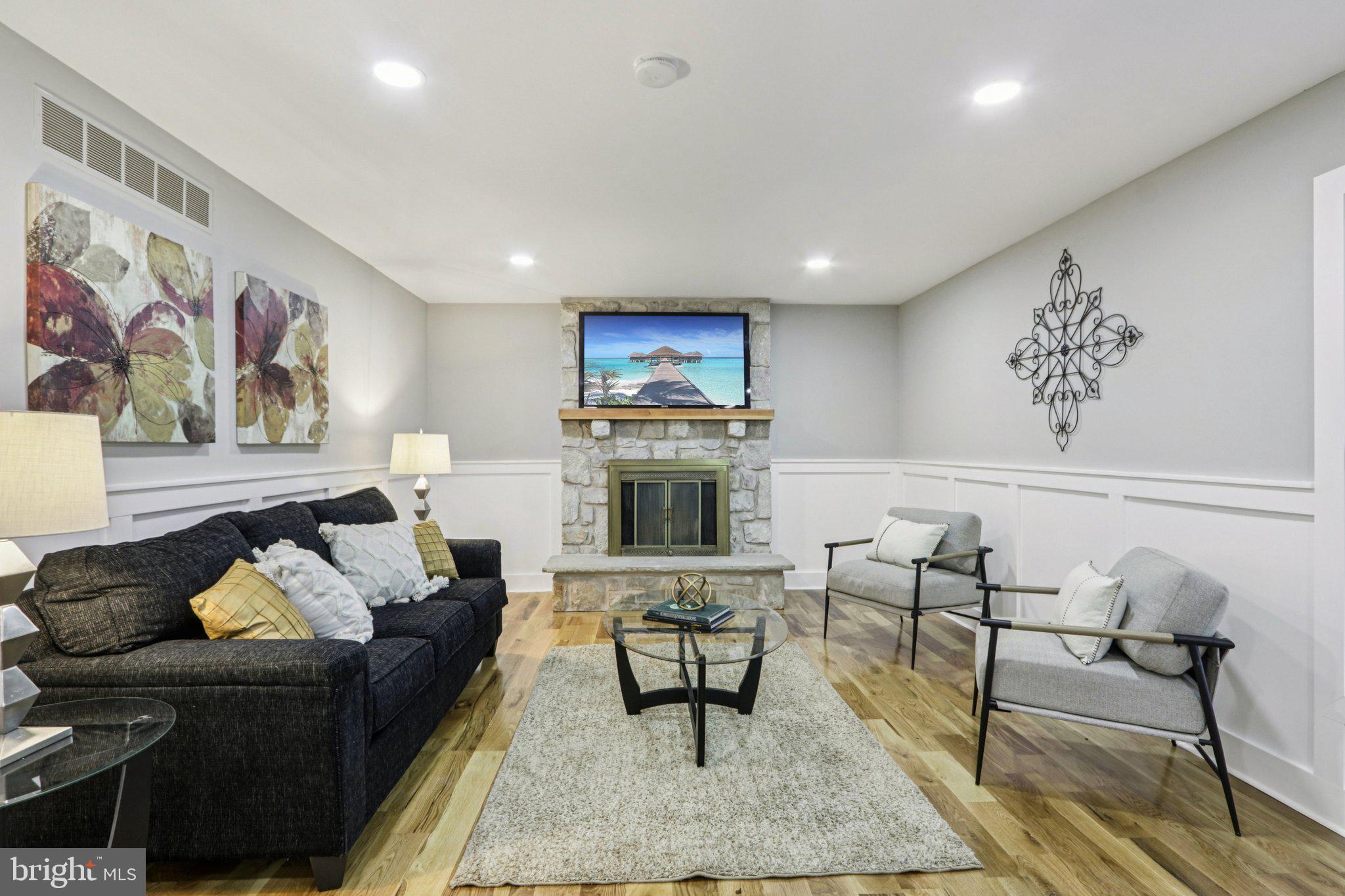 MAKEFIELD RIDGE - Residential