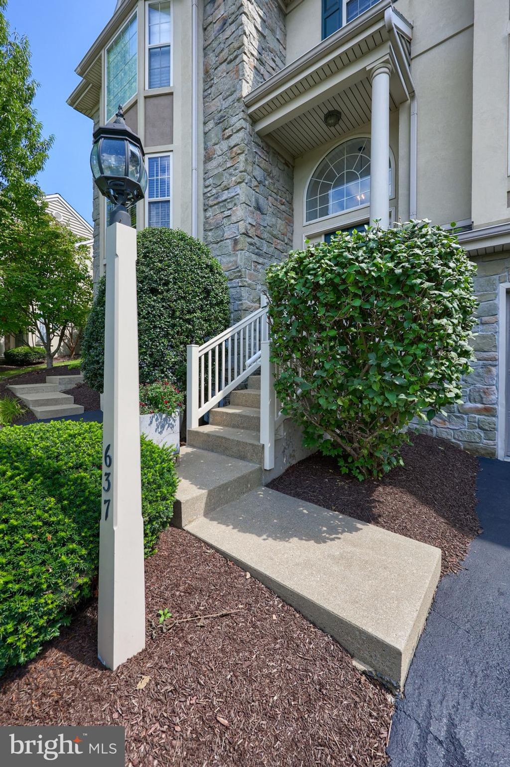 Photo of 637 Royal View Drive, Lancaster, PA 17601 (MLS # PALA2056024)