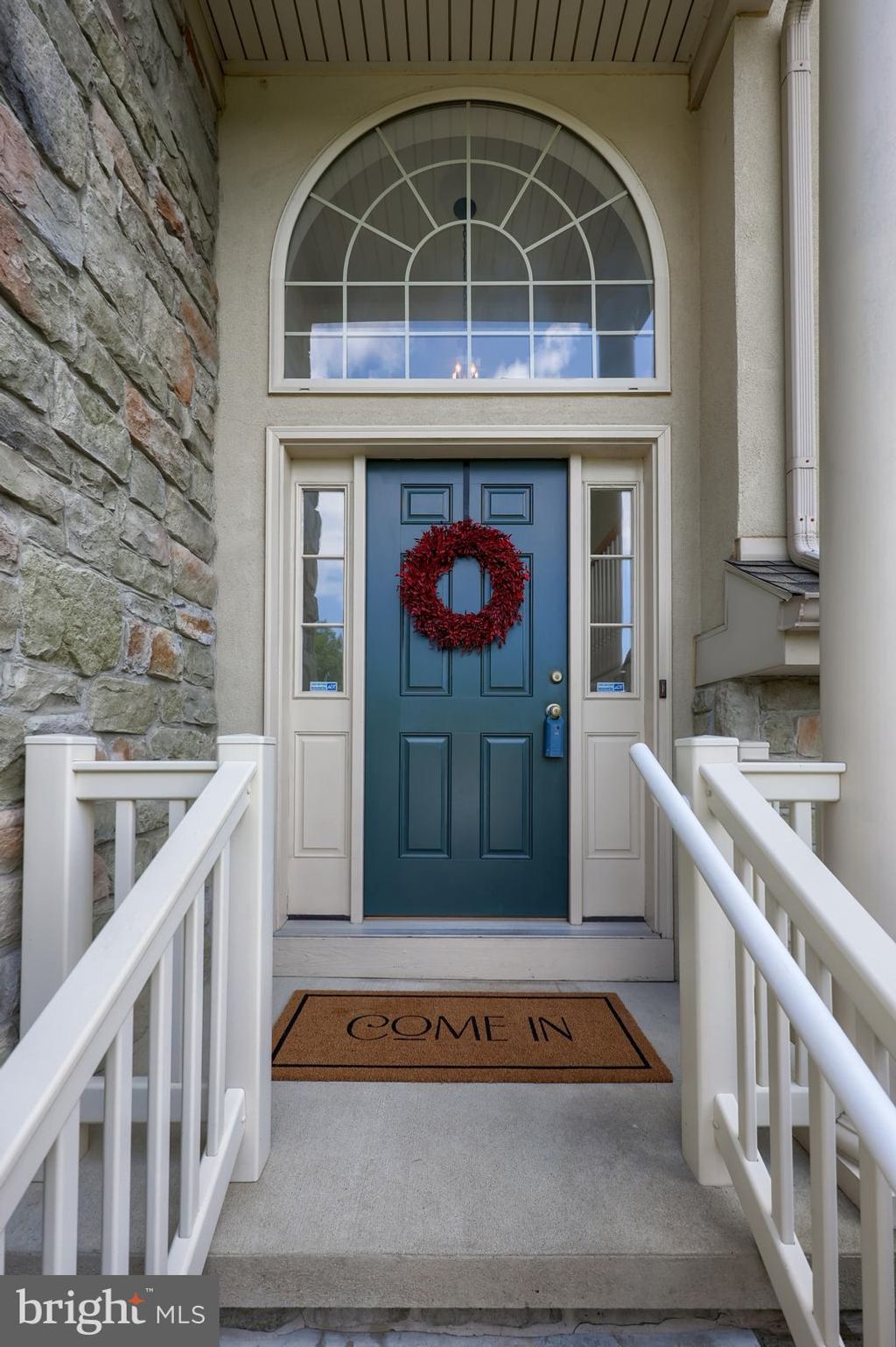 Photo of 637 Royal View Drive, Lancaster, PA 17601 (MLS # PALA2056024)