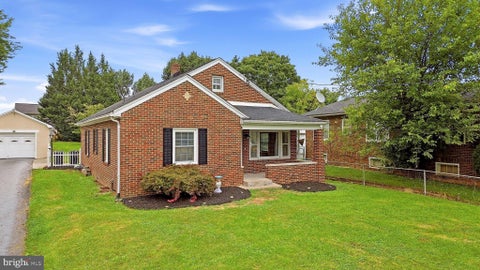 Homes For Sale - 427 Woodbury Avenue<br/> MARTINSBURG, WV 25404