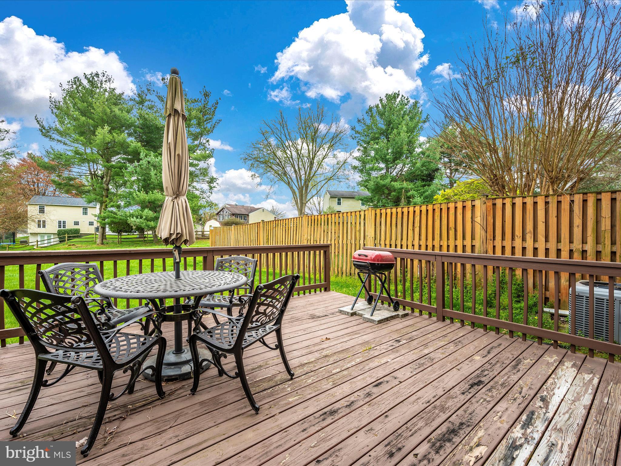 DERWOOD STATION - Residential