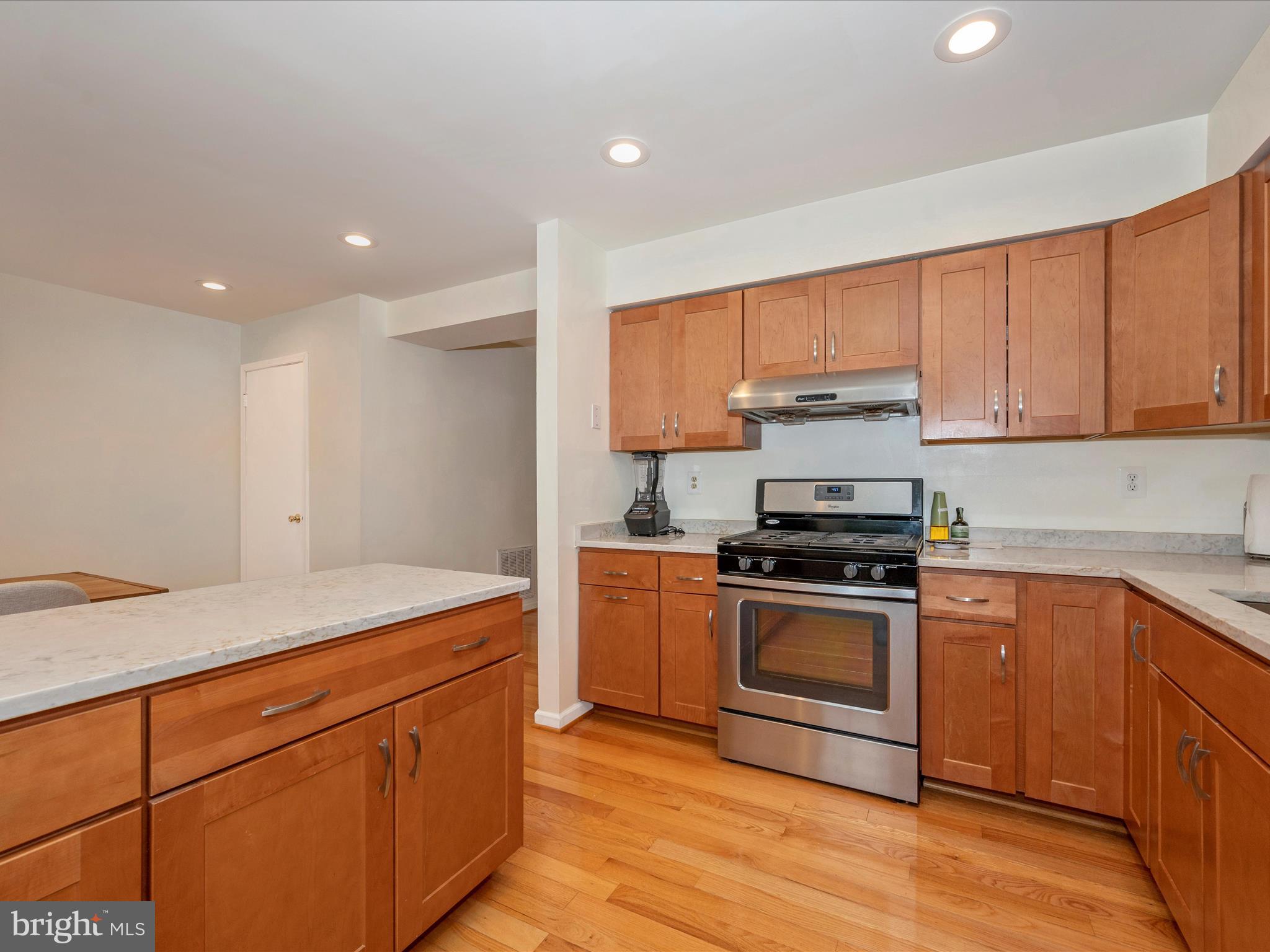 DERWOOD STATION - Residential