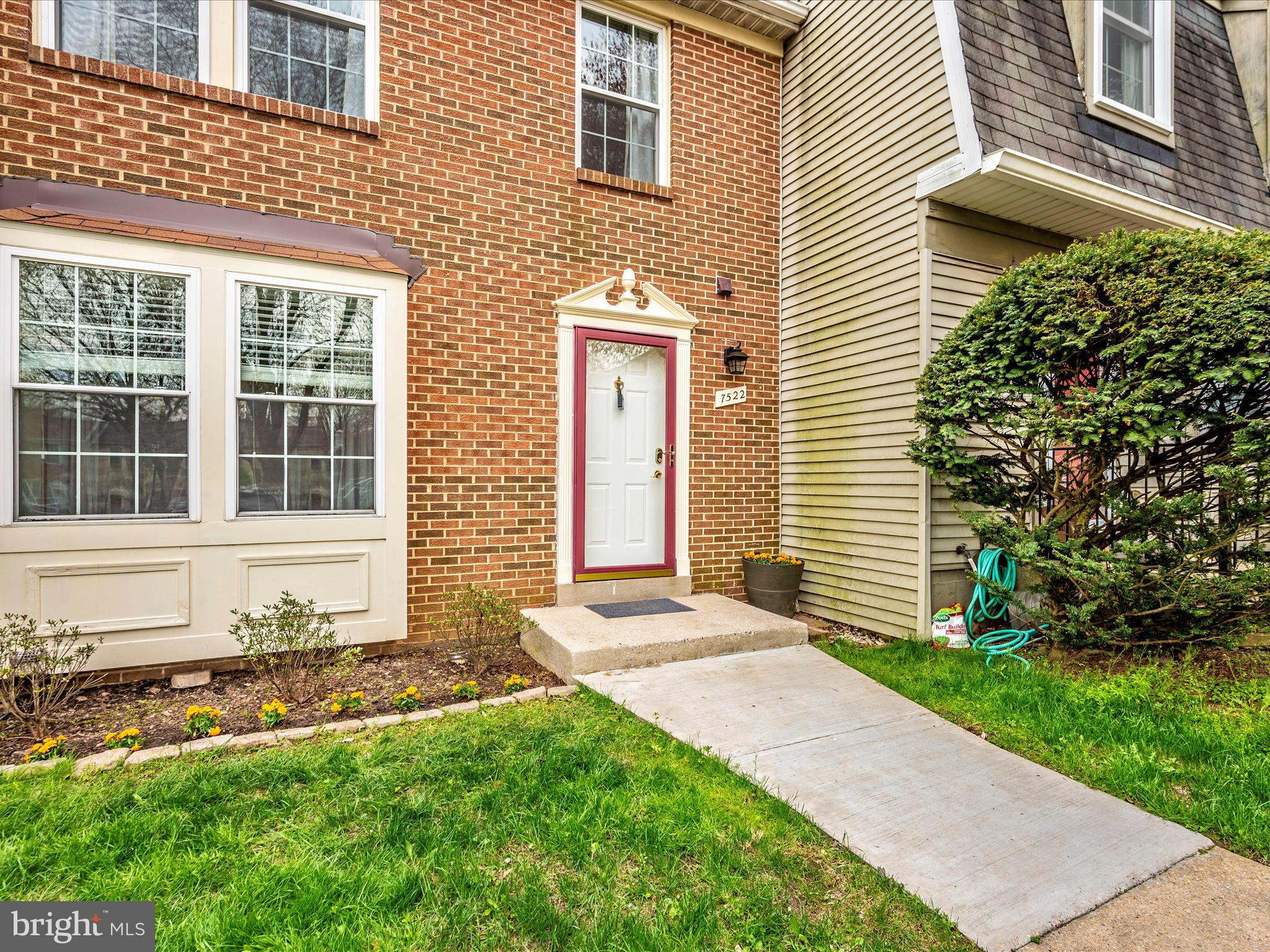 DERWOOD STATION - Residential