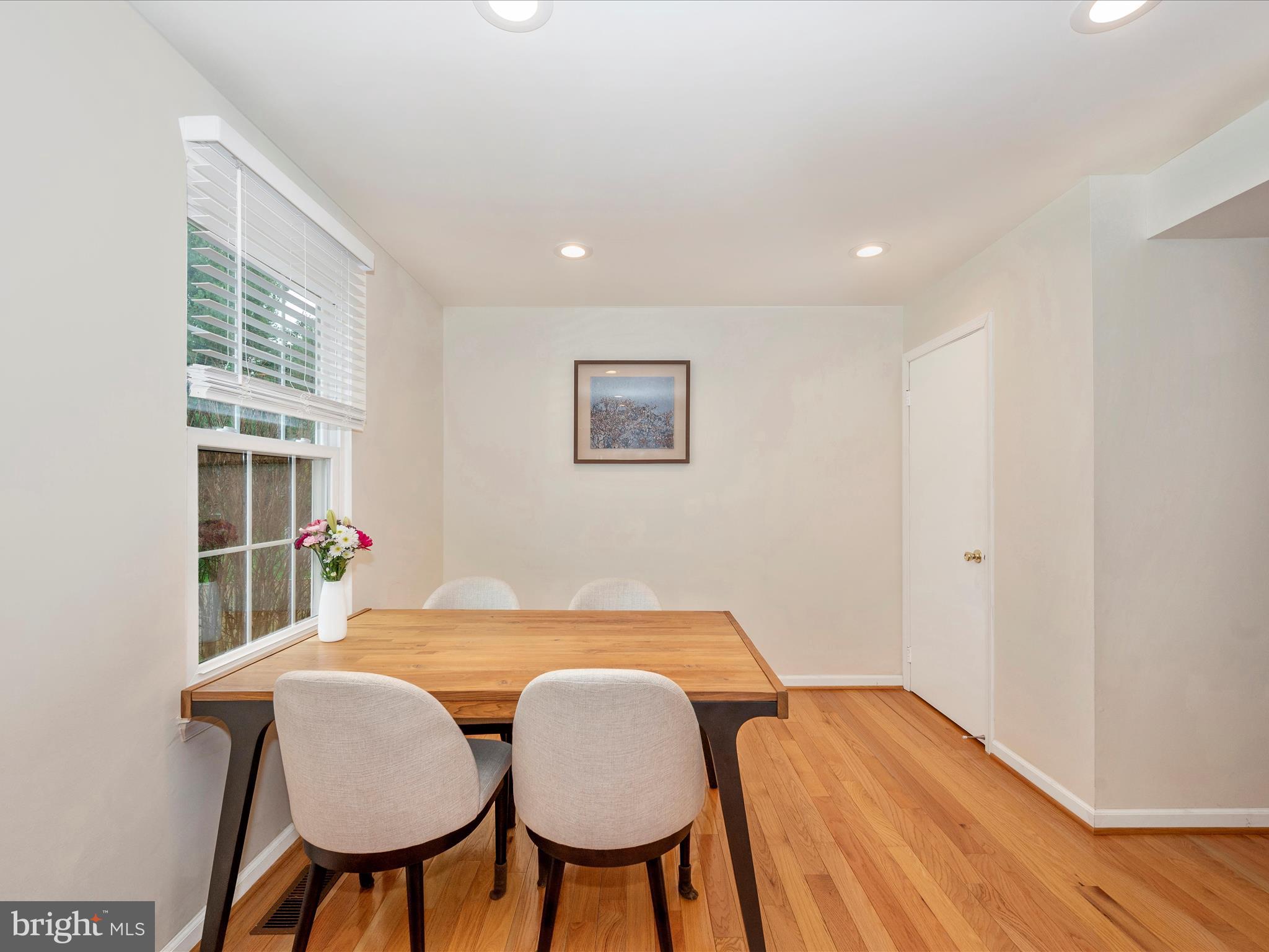 DERWOOD STATION - Residential