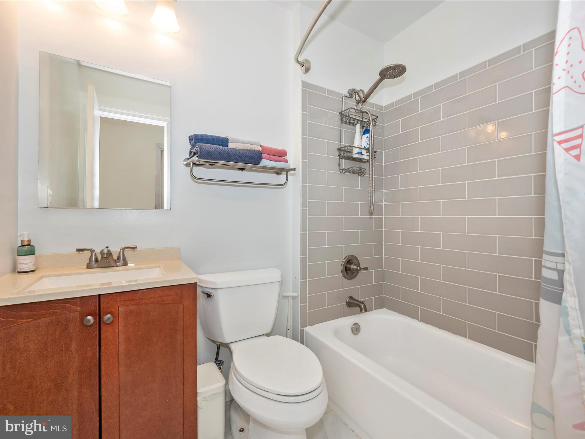 DERWOOD STATION - Residential