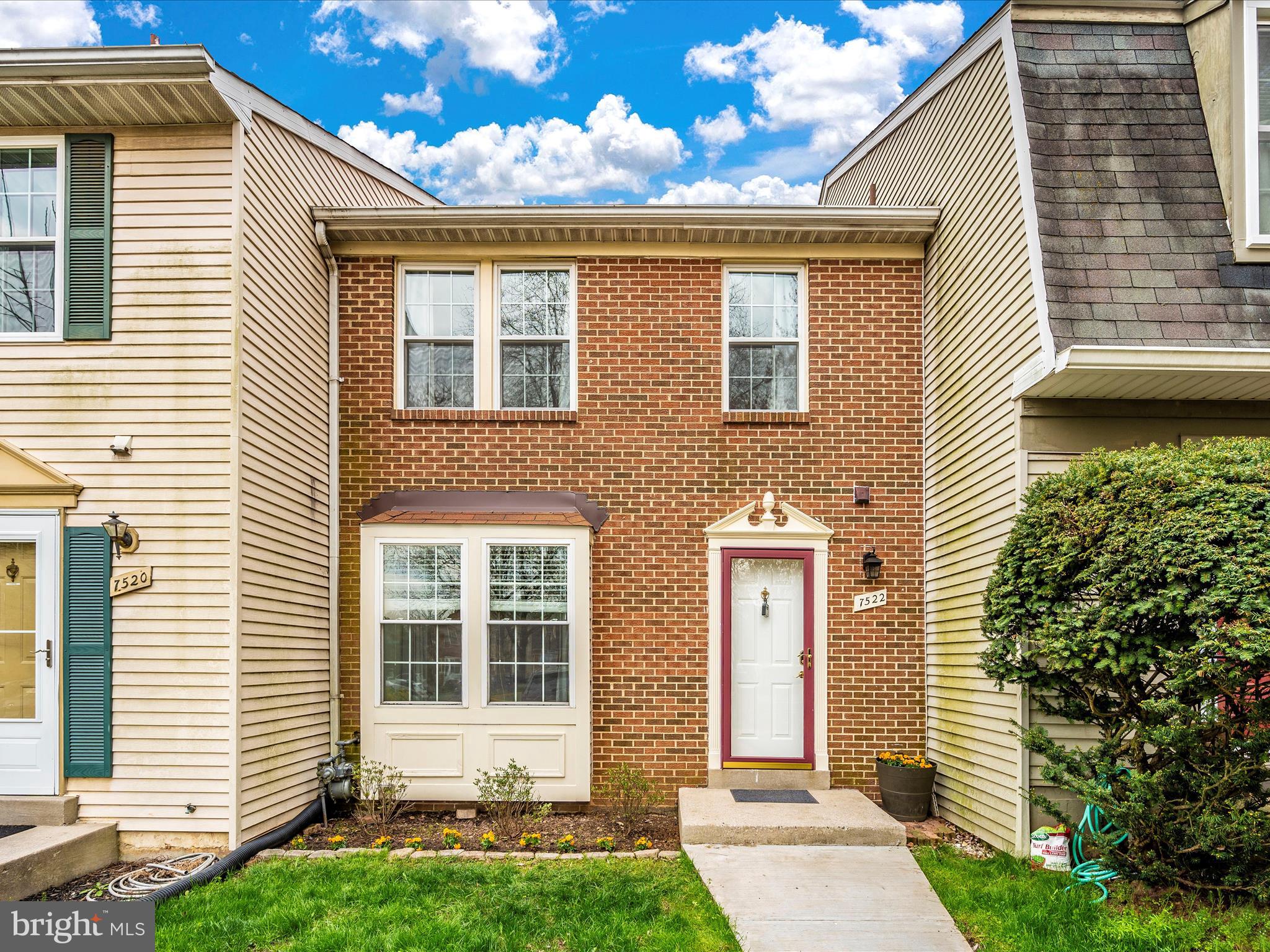 DERWOOD STATION - Residential