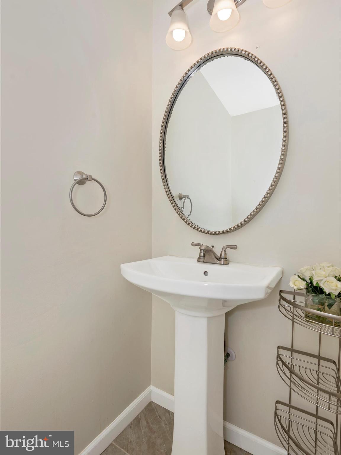 DERWOOD STATION - Residential