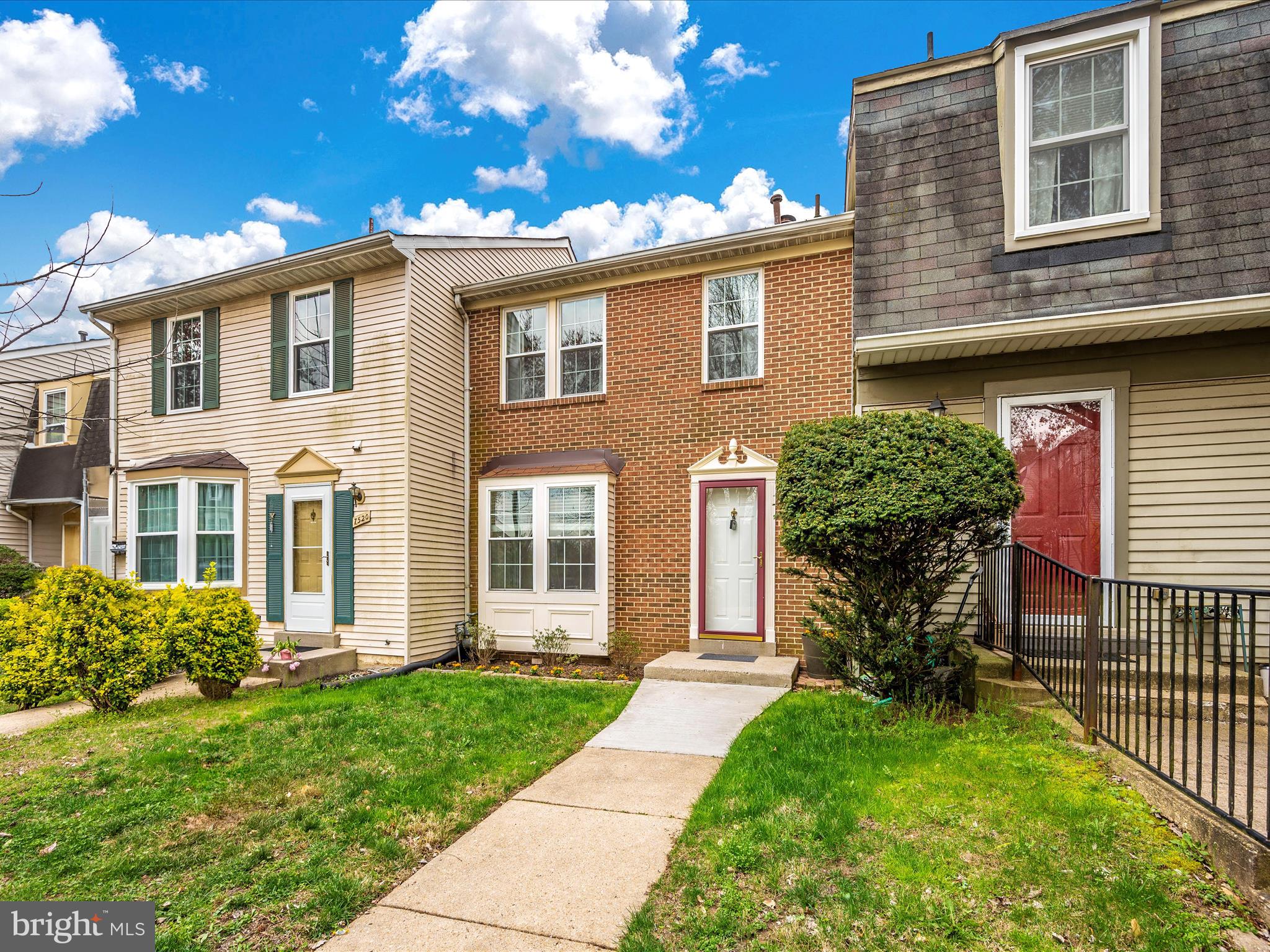 DERWOOD STATION - Residential