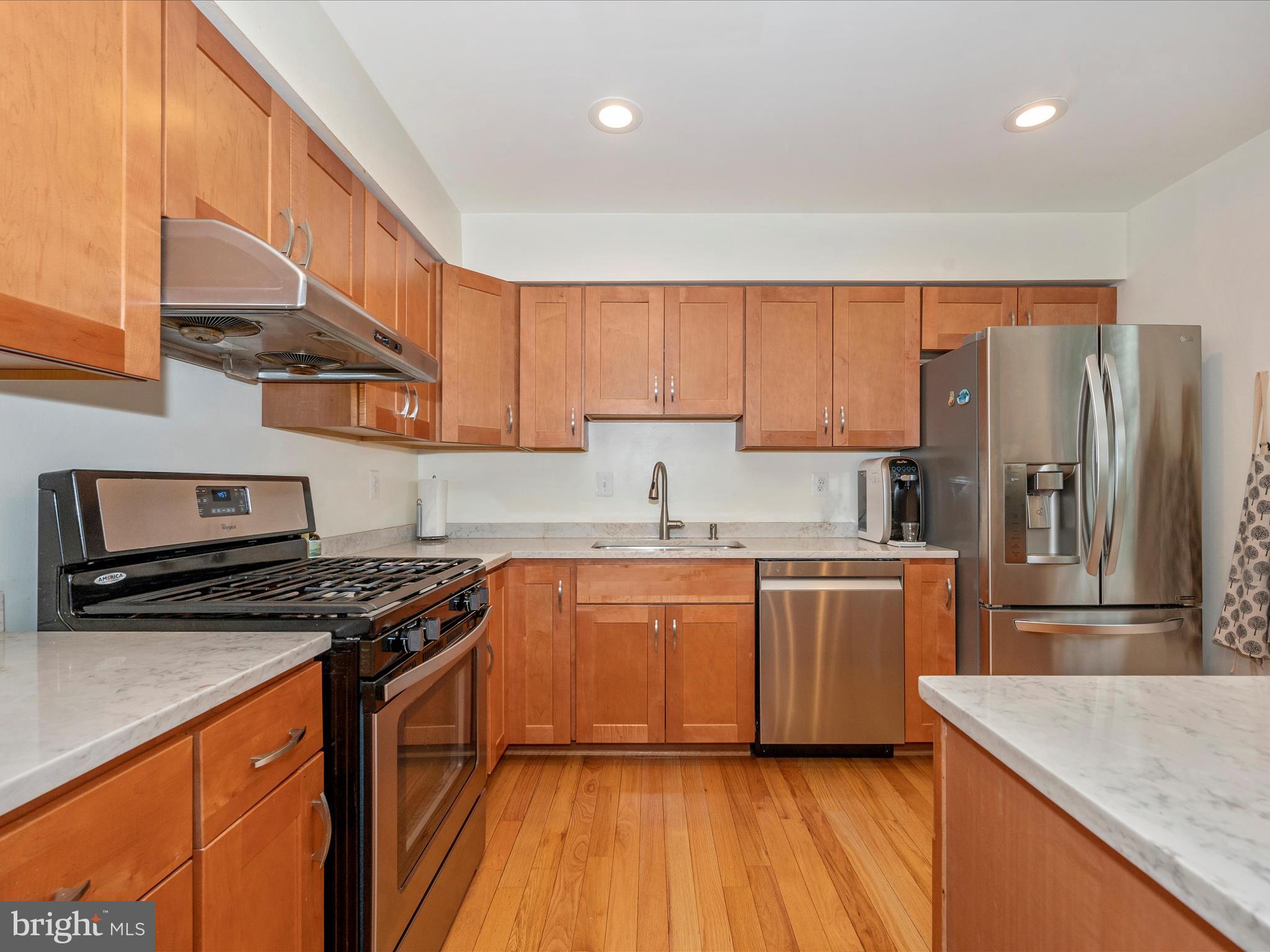 DERWOOD STATION - Residential