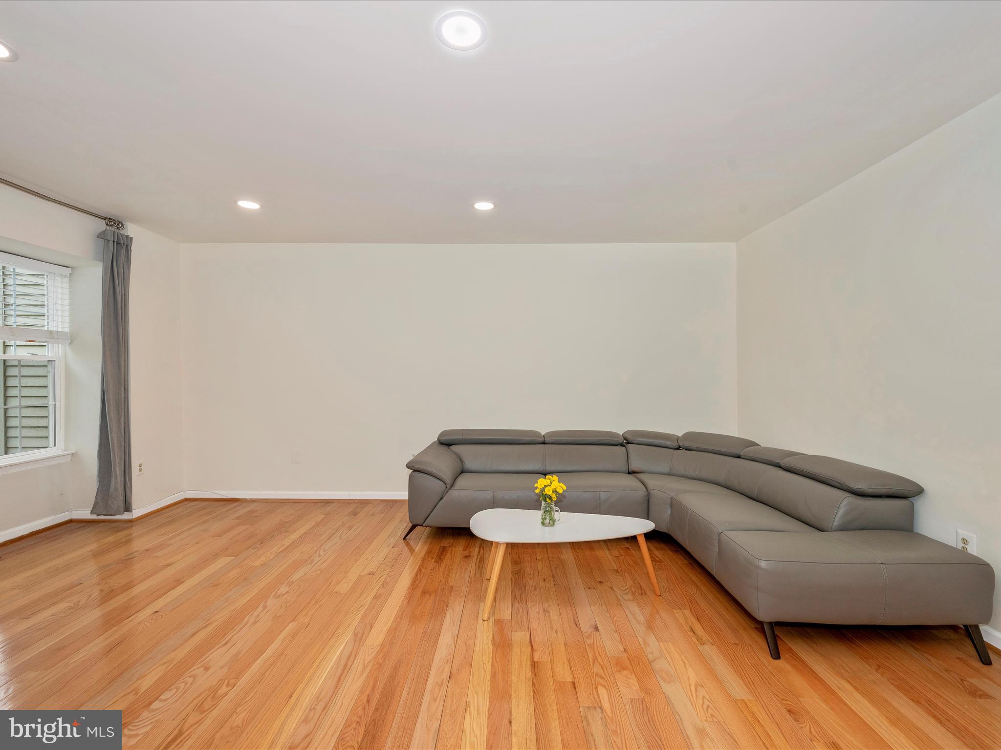 DERWOOD STATION - Residential