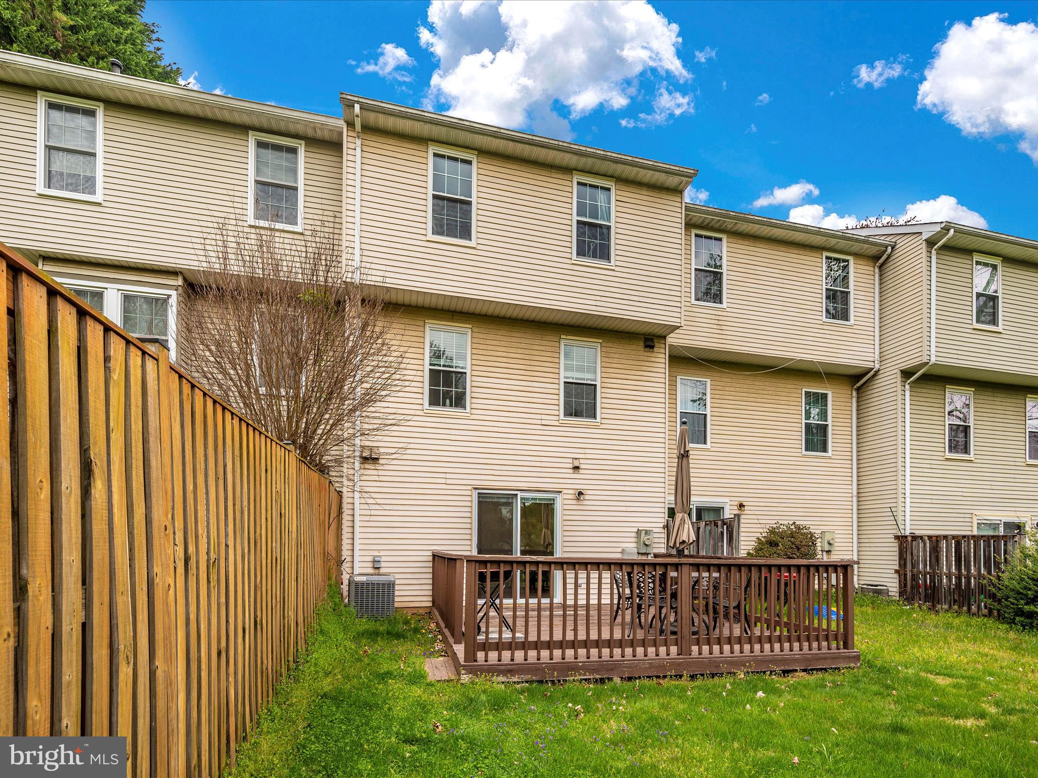 DERWOOD STATION - Residential